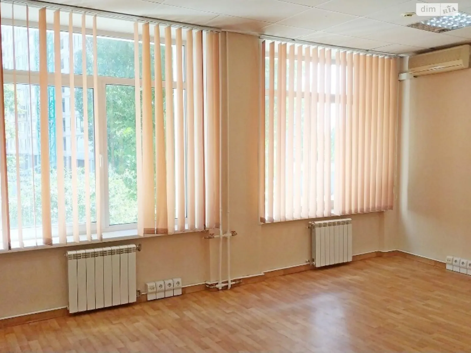 Сдается в аренду офис 33 кв. м в бизнес-центре, цена: 15390 грн - фото 1
