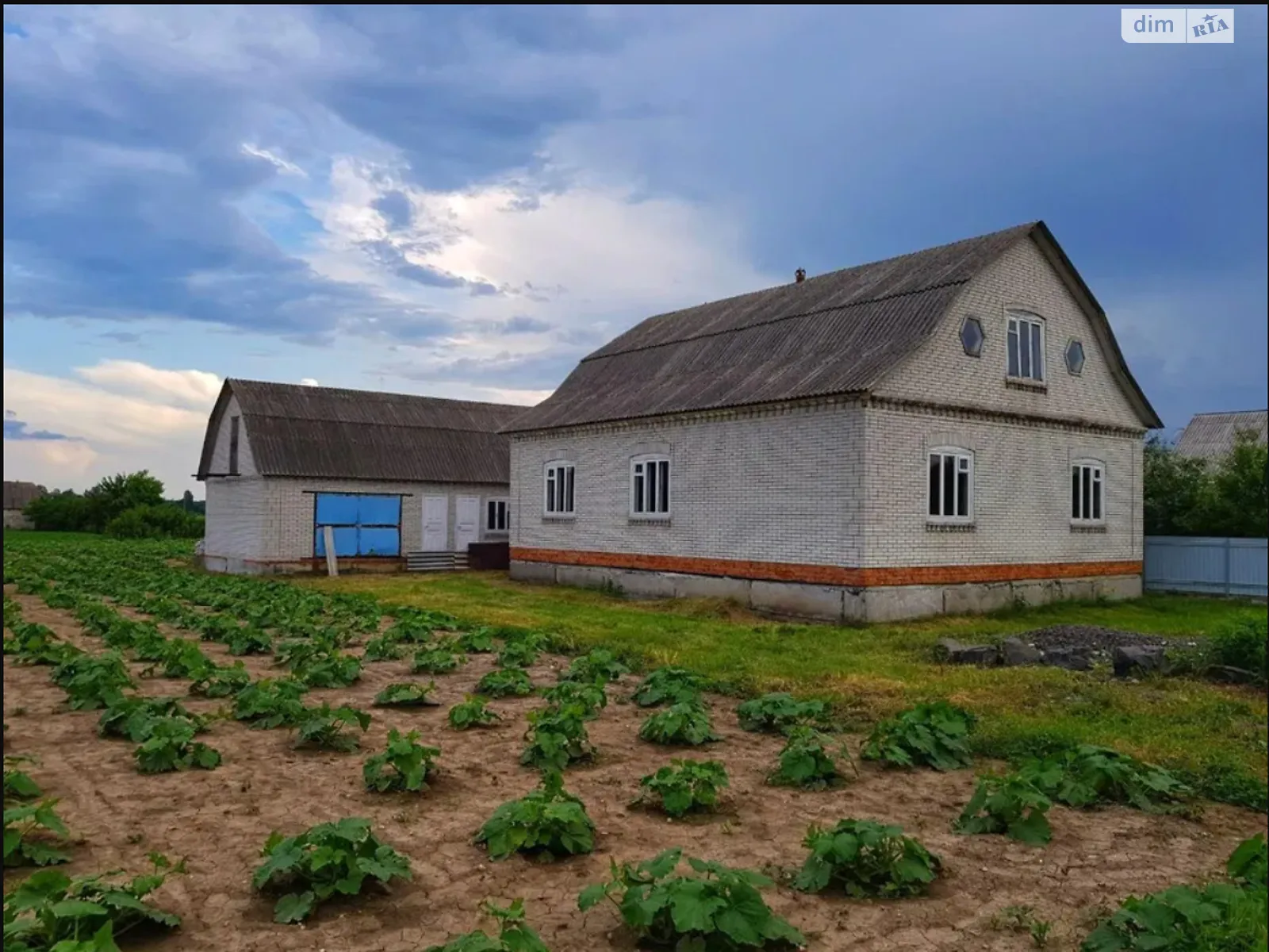 Продається одноповерховий будинок 140 кв. м з балконом, зоряна