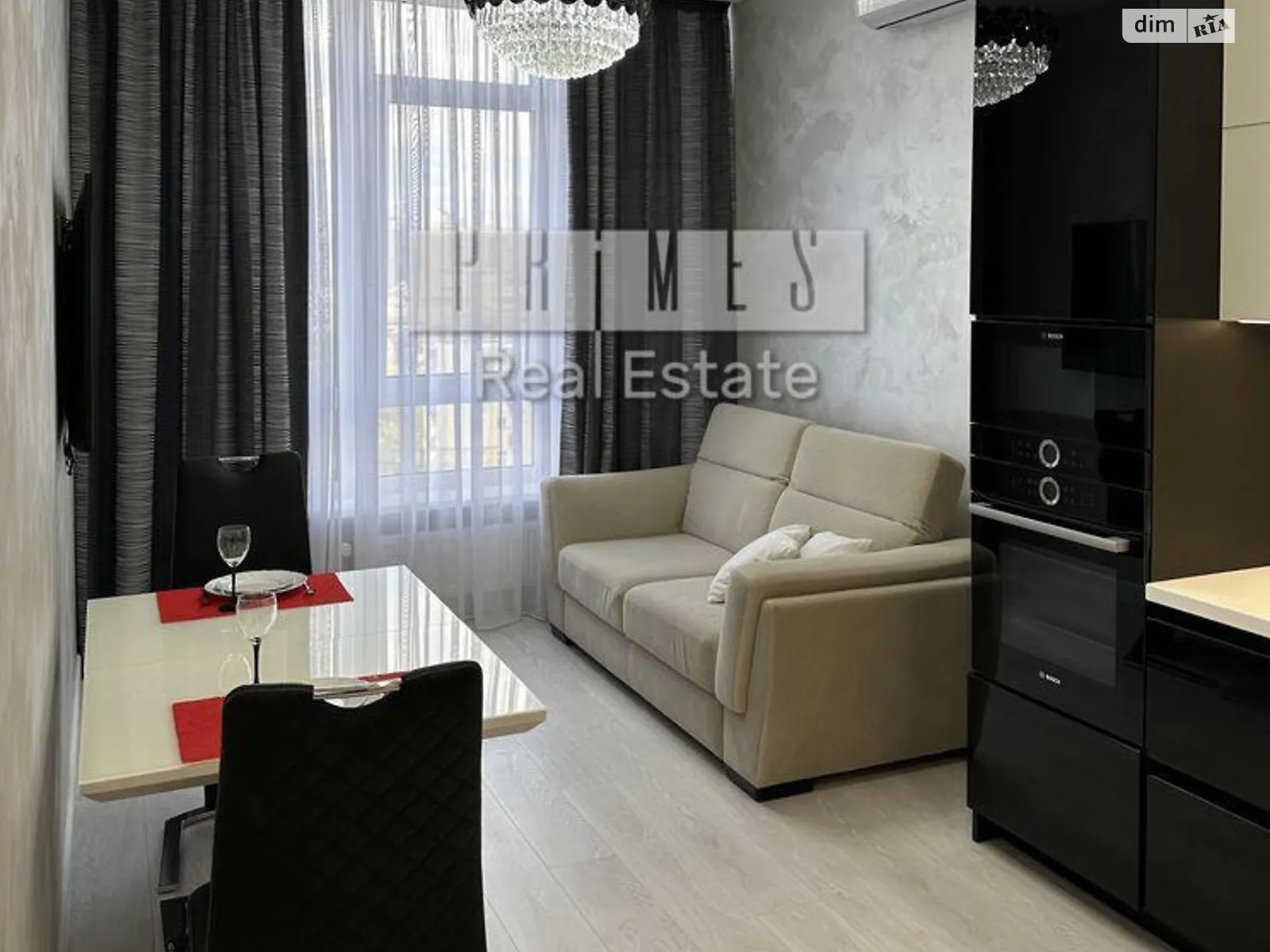 Продается 2-комнатная квартира 55 кв. м в Киеве, ул. Жилянская
