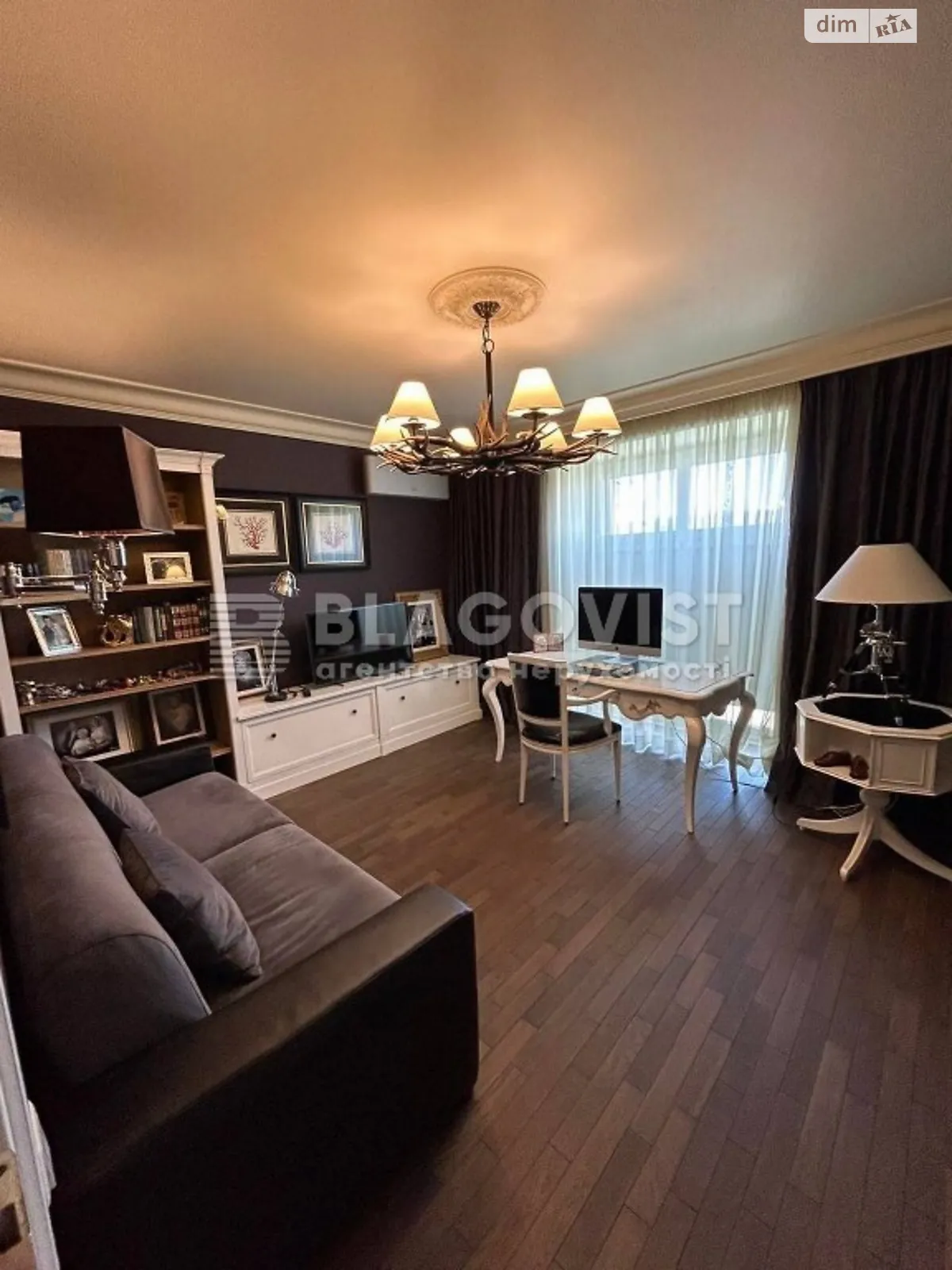 Продается 4-комнатная квартира 170 кв. м в Киеве, ул. Юрковская, 28