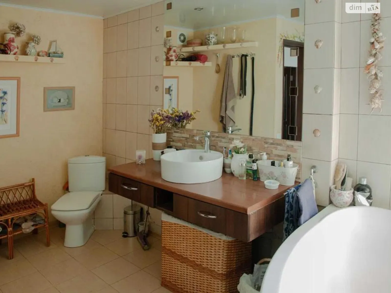 Продается 3-комнатная квартира 82 кв. м в Харькове, цена: 60000 $