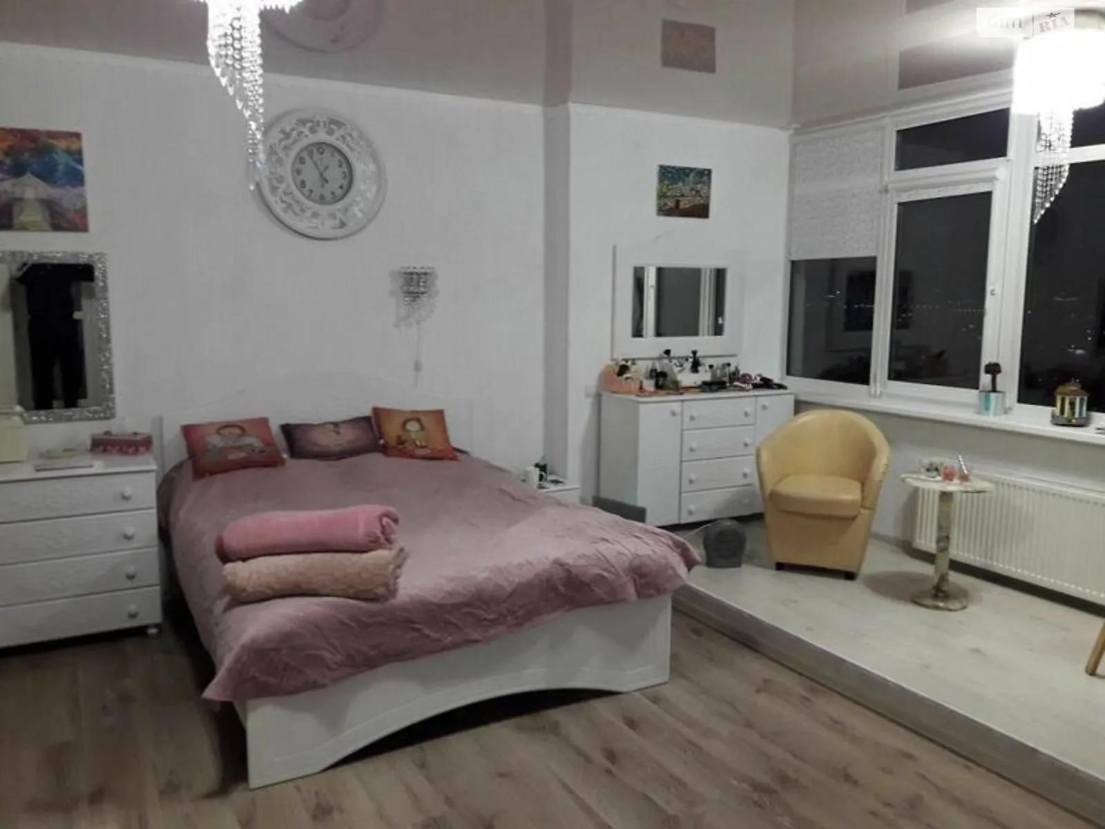 Продается 2-комнатная квартира 86 кв. м в Киеве, ул. Якуба Коласа, 2Б