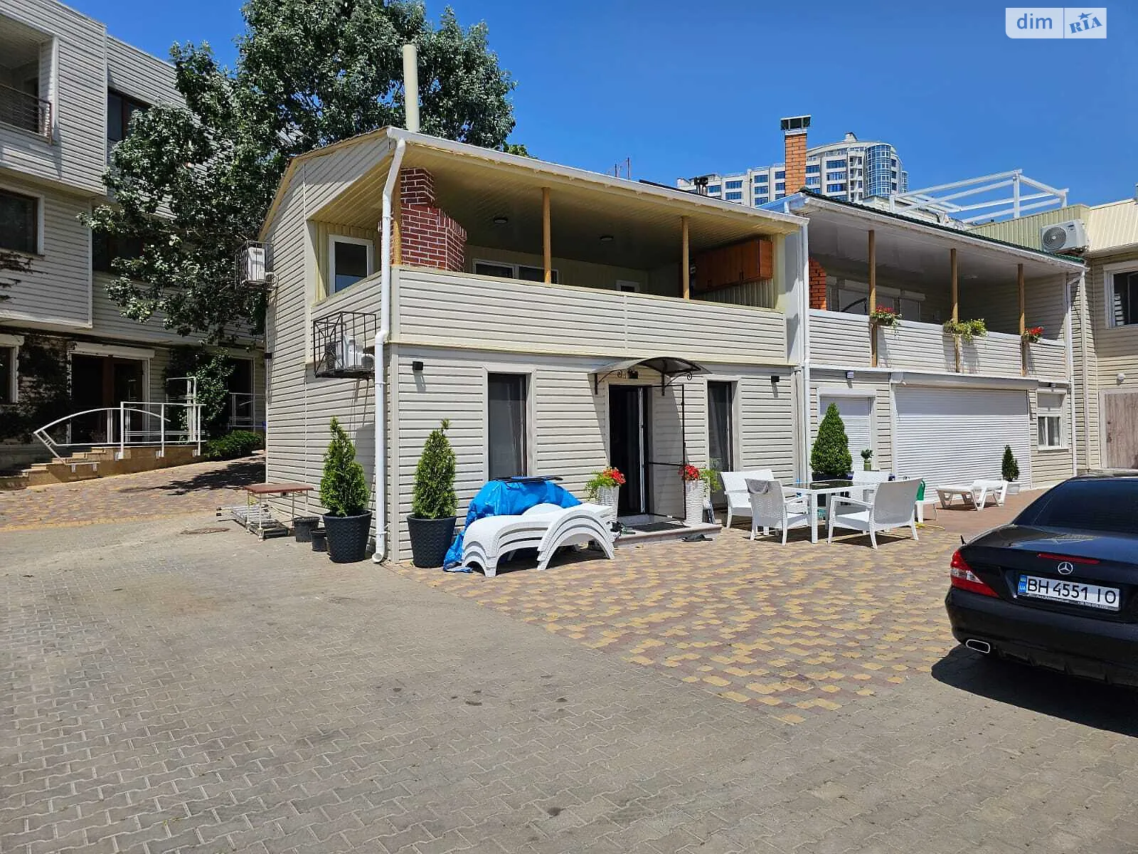 Продается дом на 2 этажа 95 кв. м с беседкой, цена: 150000 $ - фото 1