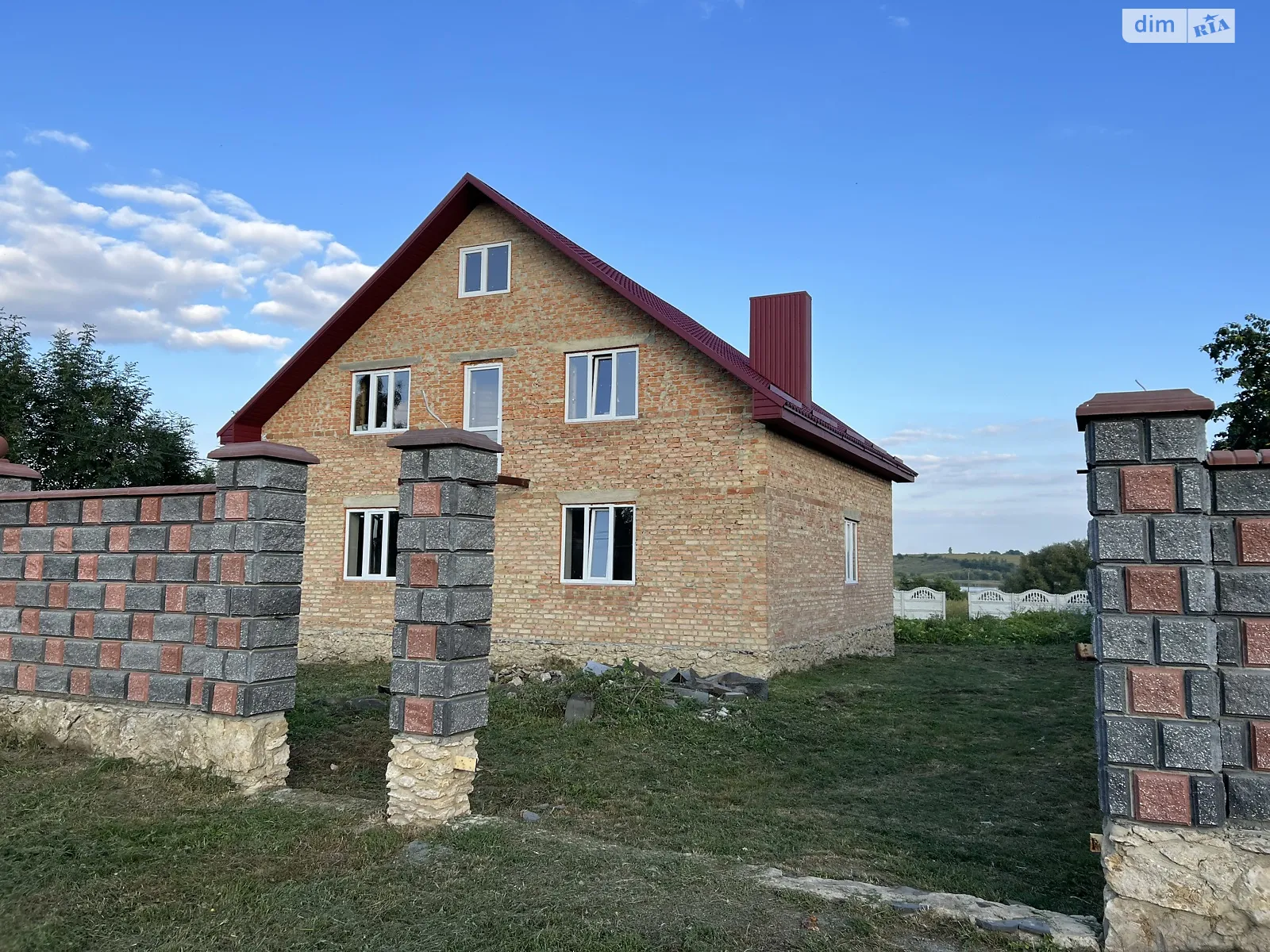 Продается дом на 2 этажа 187 кв. м с мансардой, цена: 39000 $ - фото 1