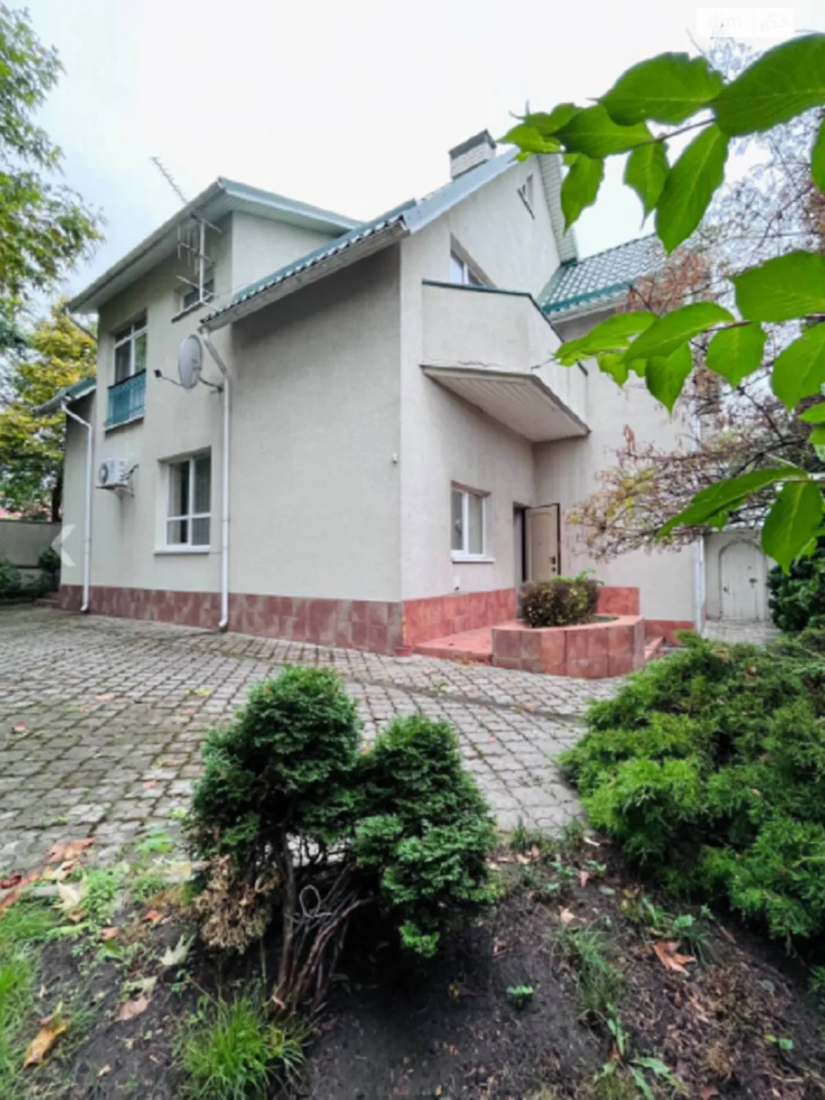 Продается дом на 2 этажа 236 кв. м с верандой, цена: 250000 $ - фото 1