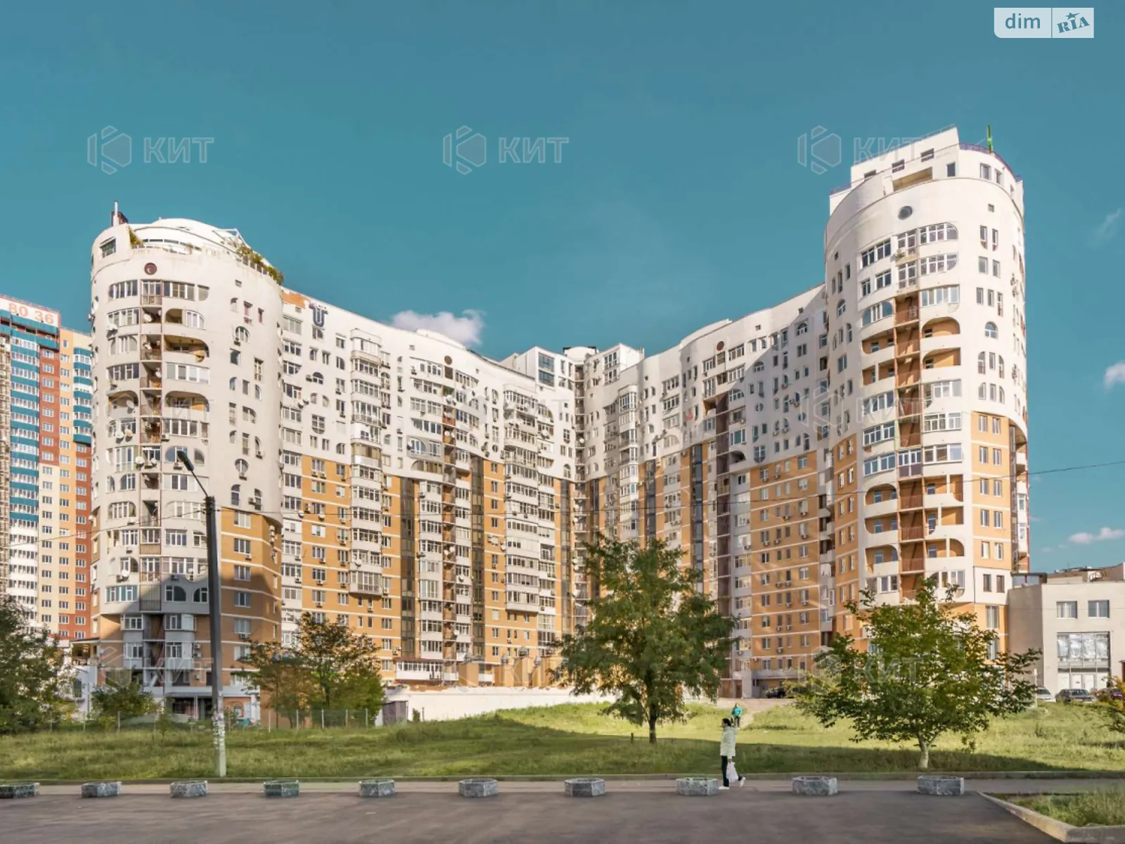 Продается 2-комнатная квартира 60 кв. м в Харькове, просп. Науки, 77