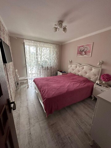 Продается 2-комнатная квартира 67 кв. м в Киеве, ул. Николая Хвылевого