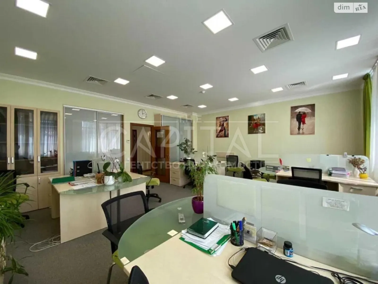 Продается офис 260 кв. м в бизнес-центре, цена: 750000 $