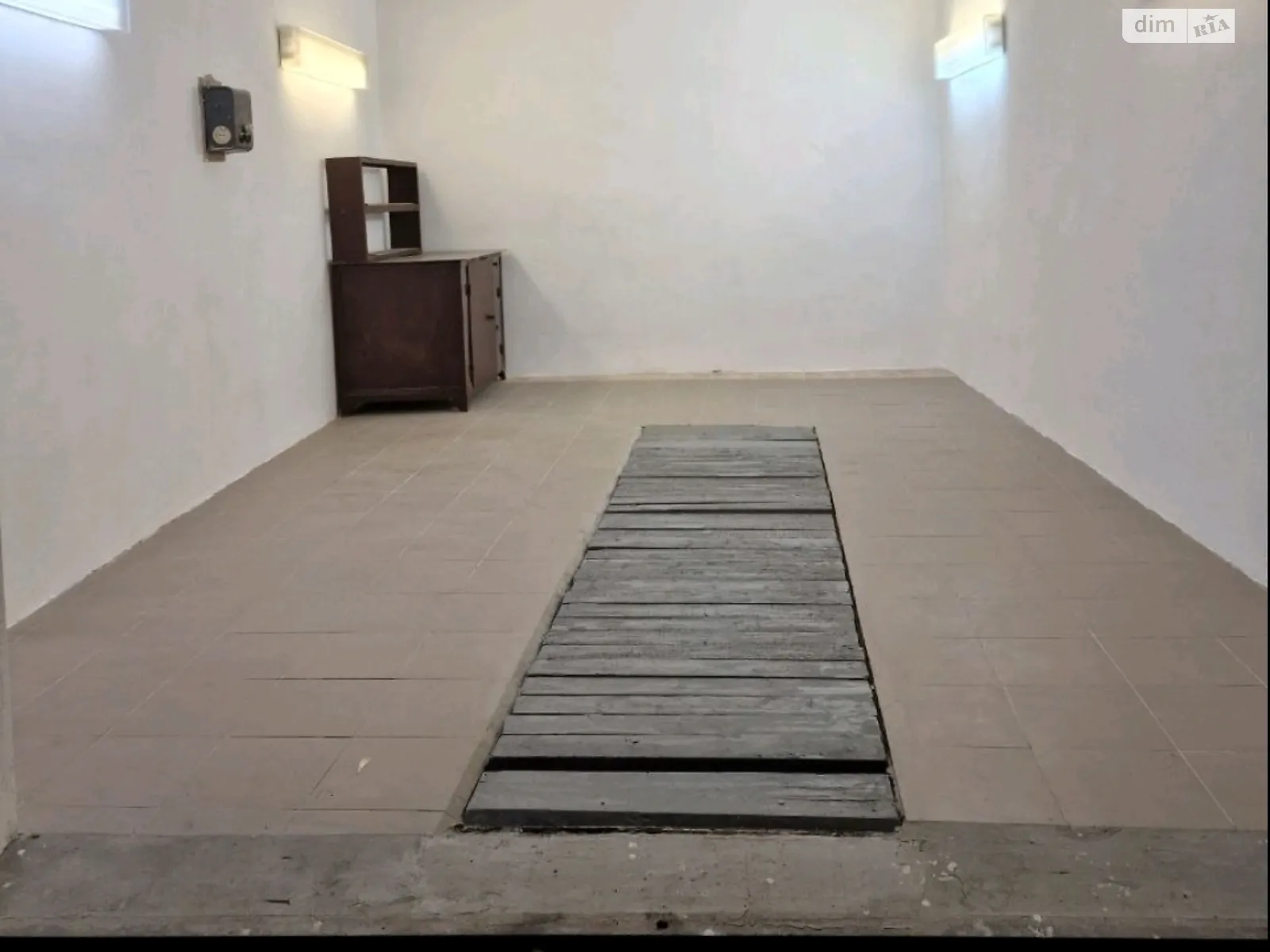 Продается отдельно стоящий гараж под легковое авто на 24 кв. м, цена: 15000 $ - фото 1