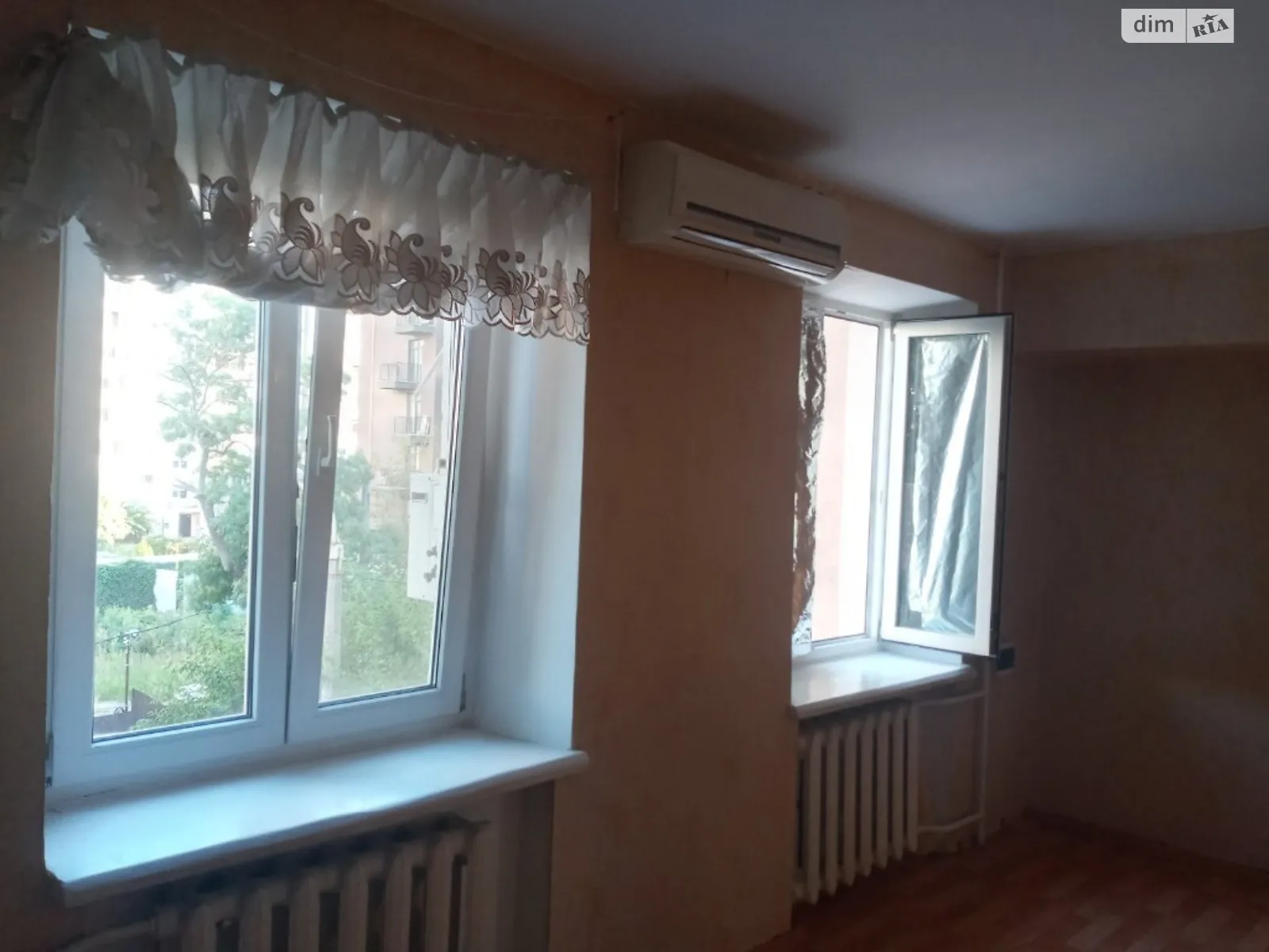 Продається 1-кімнатна квартира 36 кв. м у Одесі, вул. Педагогічна