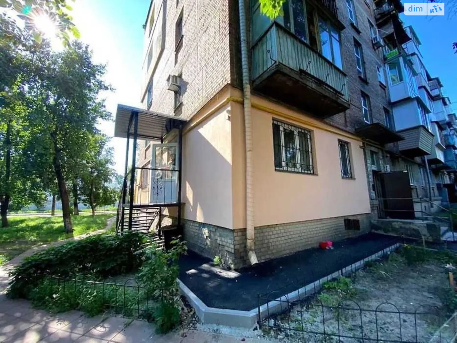 Продается объект сферы услуг 32 кв. м в 5-этажном здании - фото 2