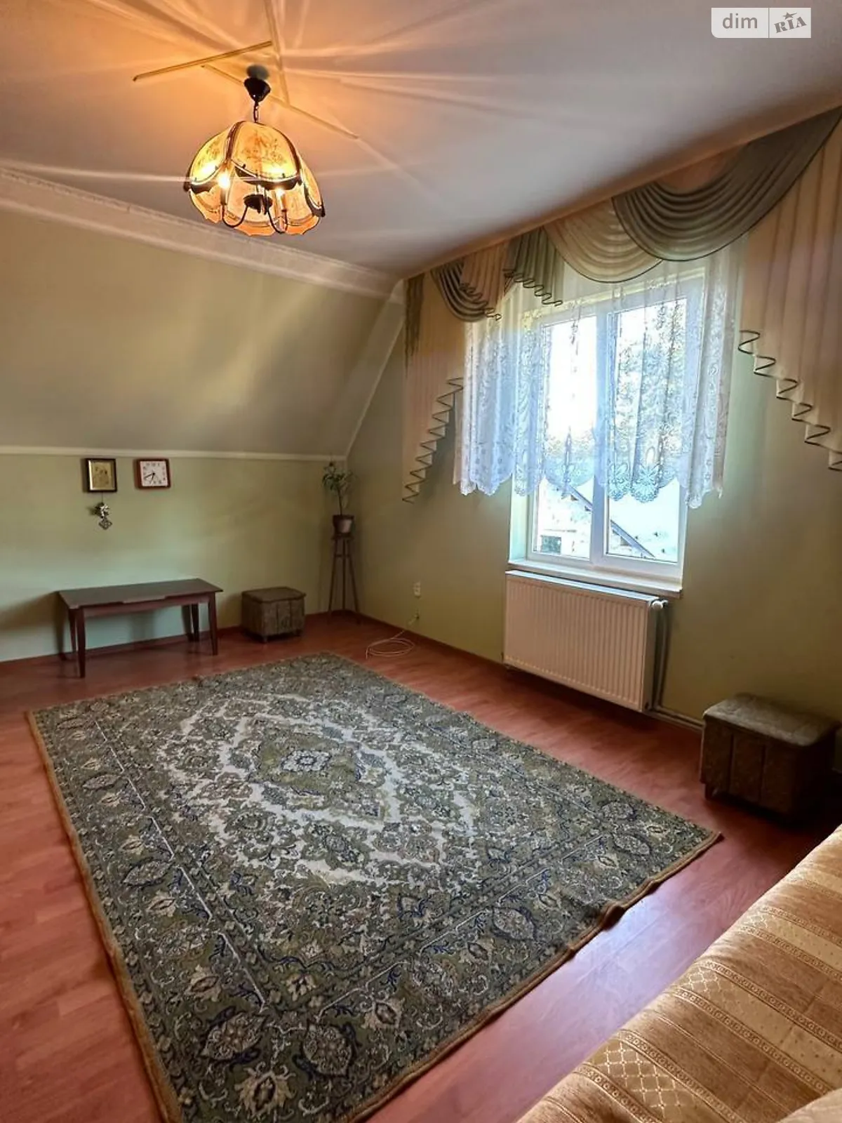 Продается дом на 2 этажа 106 кв. м с камином, цена: 64000 €