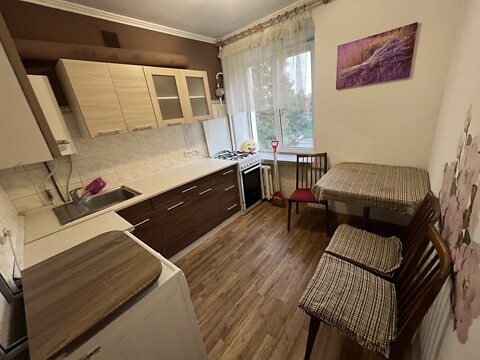Сдается в аренду 3-комнатная квартира 52 кв. м в Хмельницком, ул. Заречанская