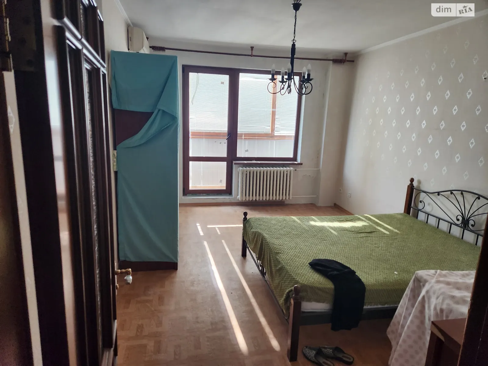 Продається 4-кімнатна квартира 65 кв. м у Кривому Розі, цена: 33000 $