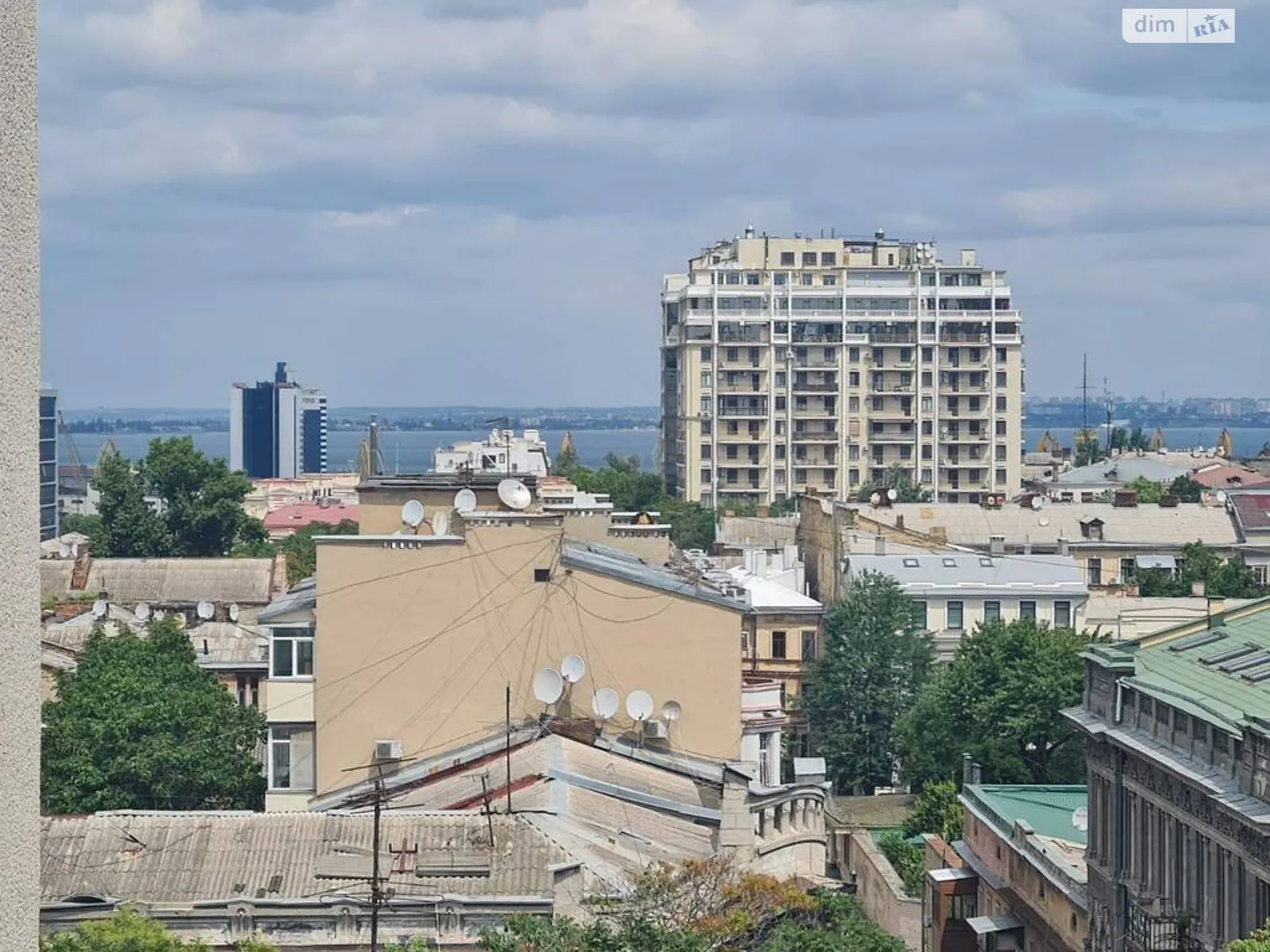 Продается 1-комнатная квартира 41 кв. м в Одессе, ул. Карантинная - фото 1