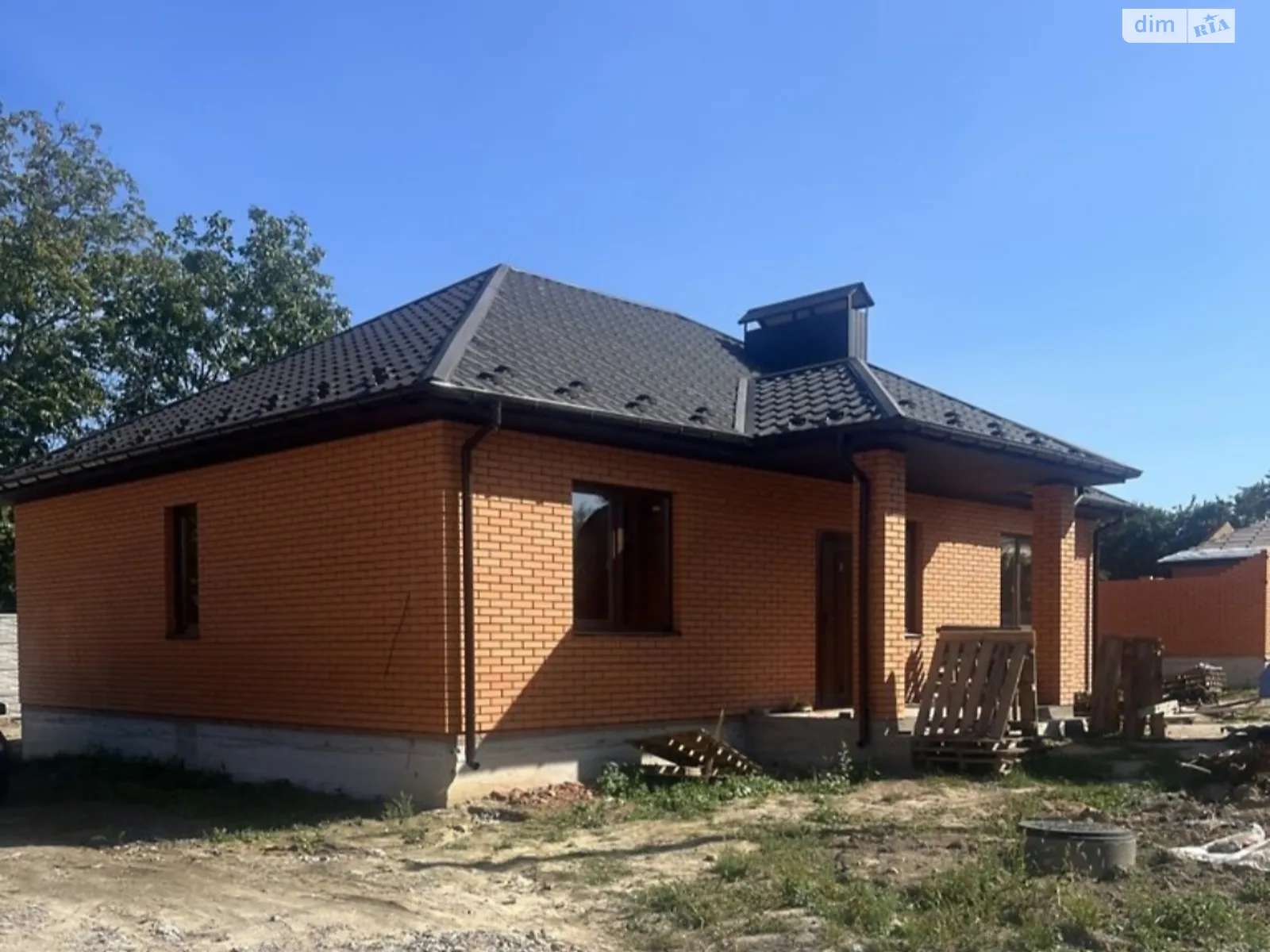 Продається одноповерховий будинок 105 кв. м с басейном, цена: 79000 $