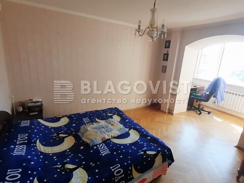 Продається кімната 90 кв. м у Києві, цена: 86000 $