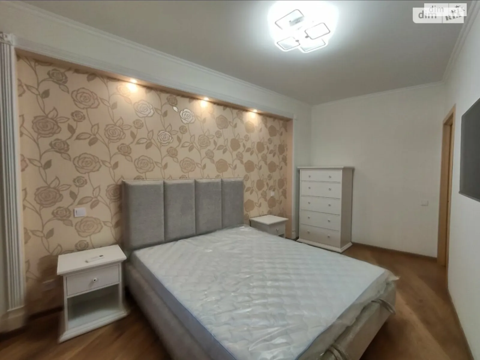 Сдается в аренду 3-комнатная квартира 96 кв. м в Виннице, цена: 700 $