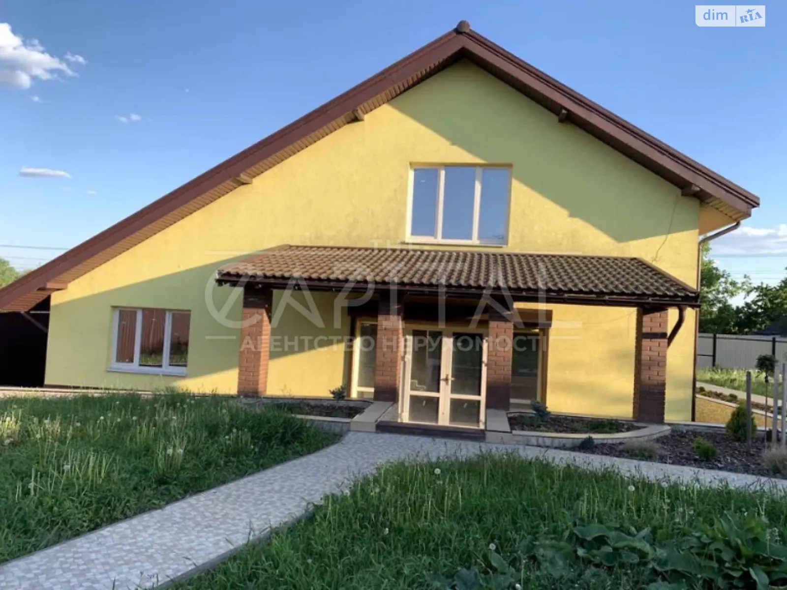 Продається будинок 2 поверховий 227 кв. м з каміном, цена: 150000 $