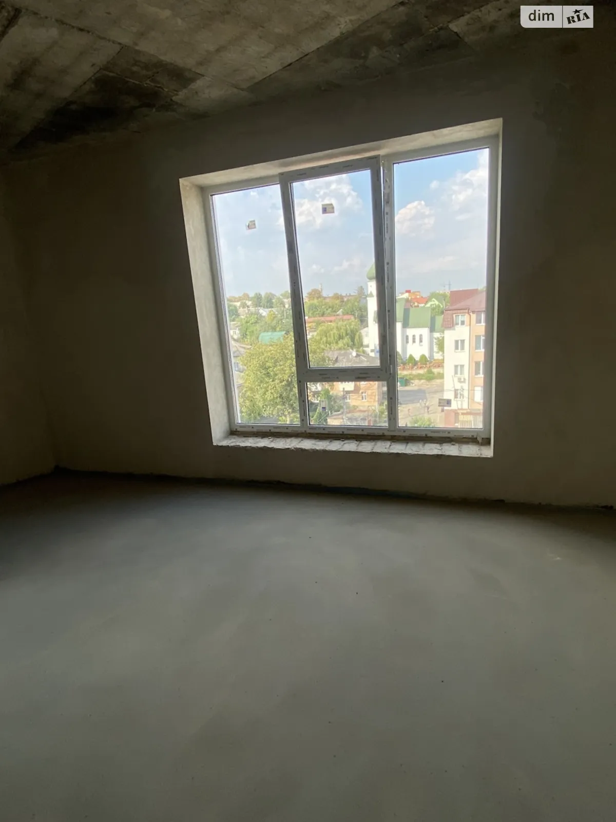 Продается 2-комнатная квартира 67 кв. м в Ровно, цена: 60200 $