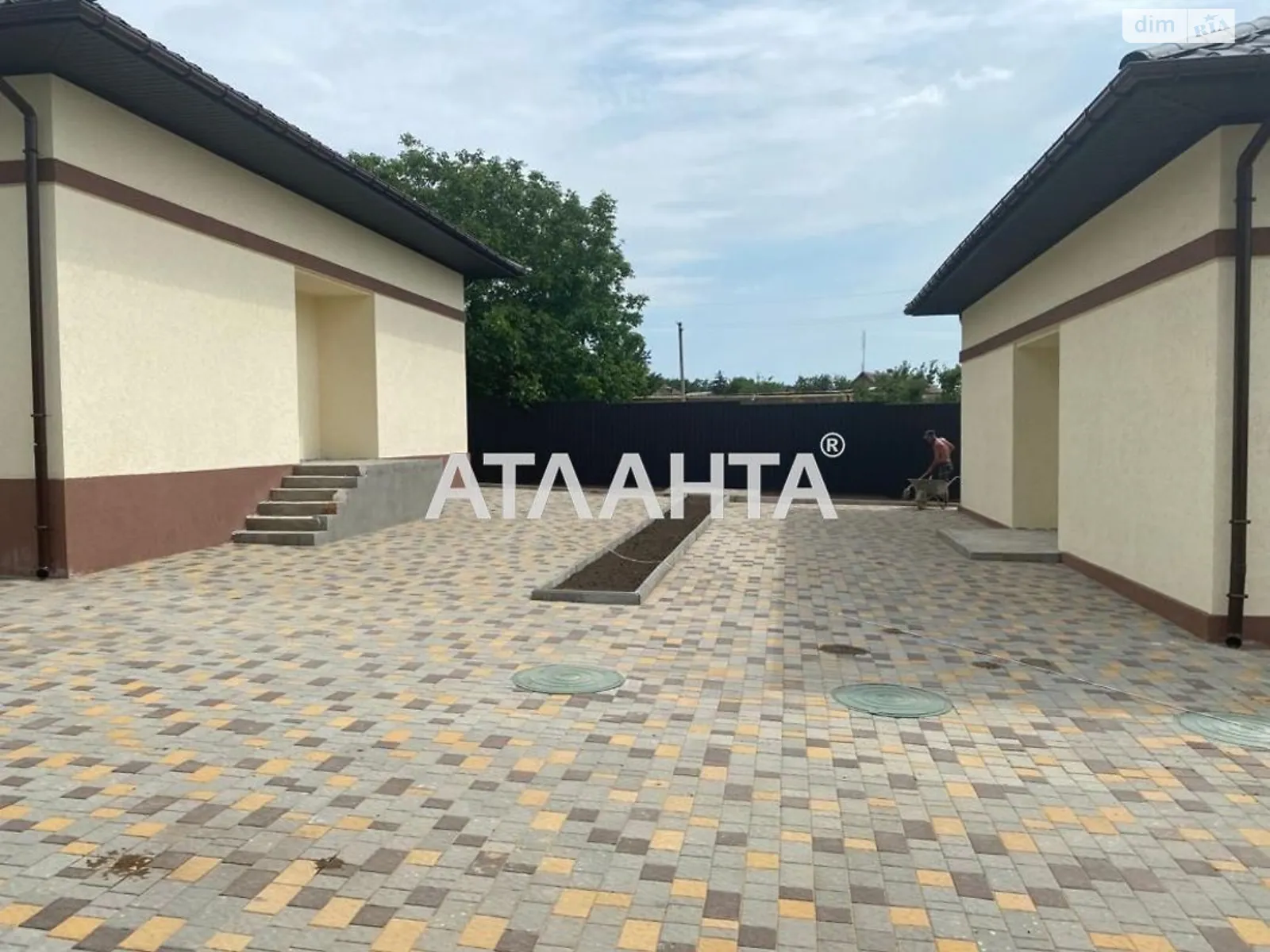 Продается дом на 2 этажа 120 кв. м с верандой, цена: 55000 $ - фото 1