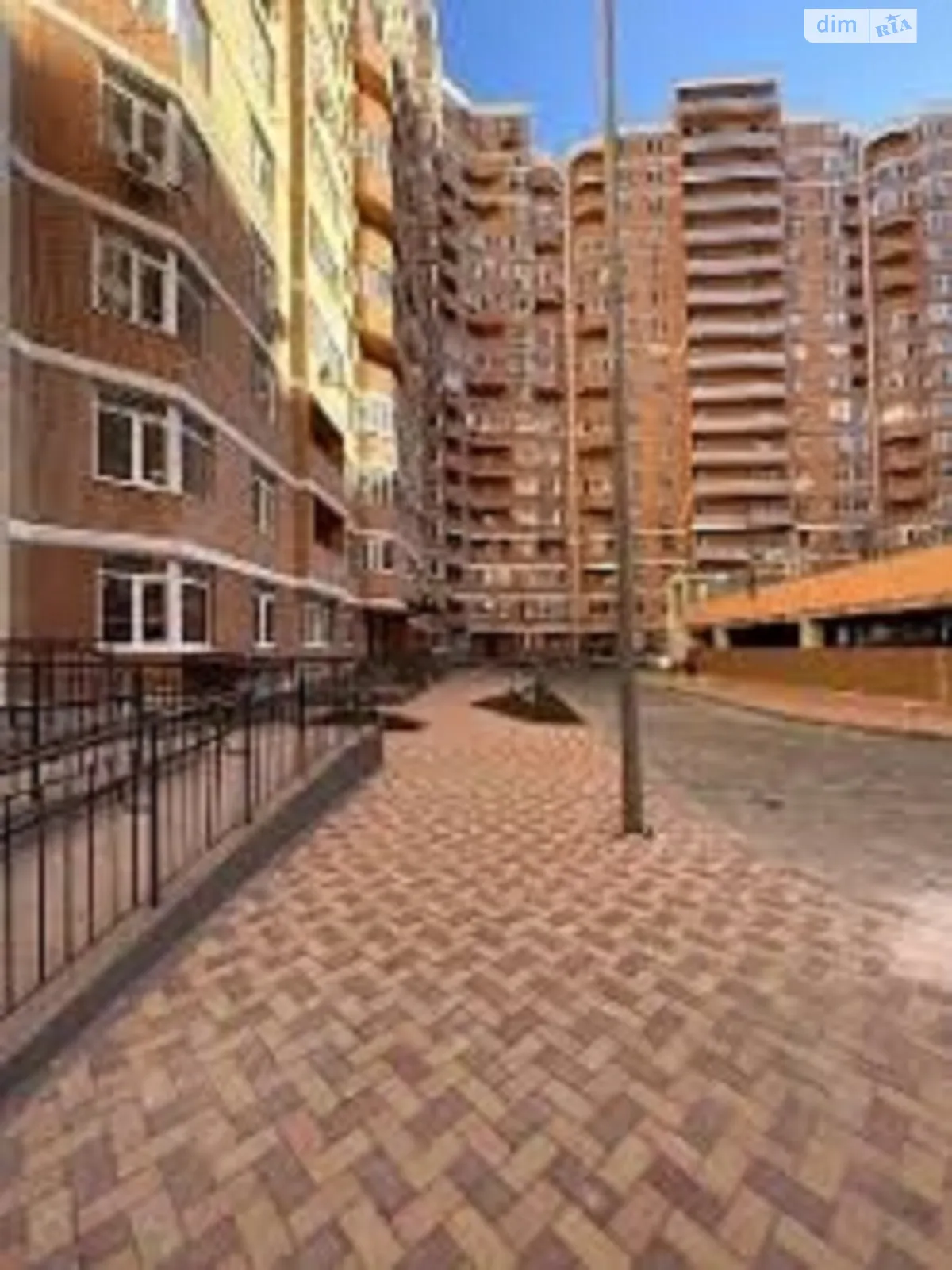 Продается 3-комнатная квартира 90 кв. м в Одессе, ул. Овидиопольская - фото 1