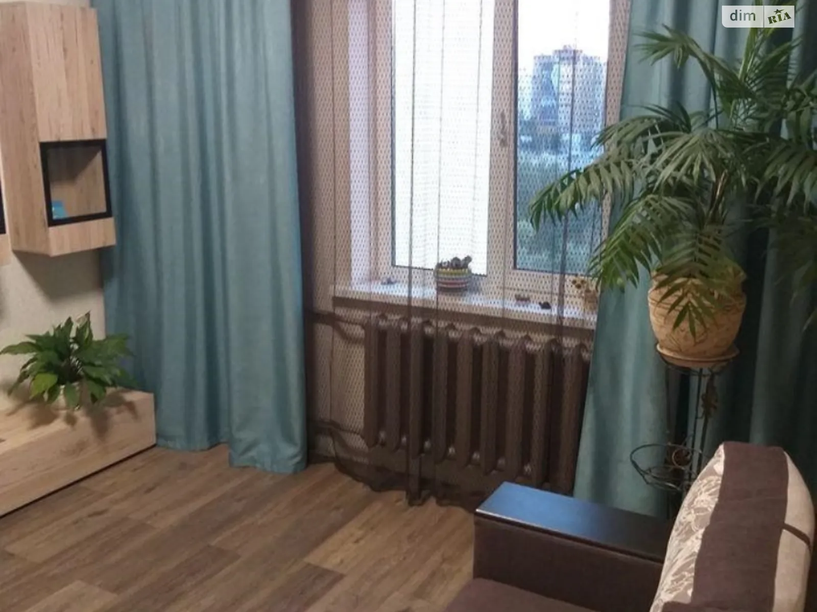 Продается 3-комнатная квартира 77.5 кв. м в Киеве, ул. Срибнокильская, 8