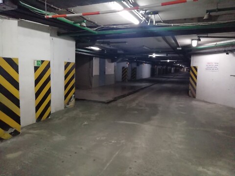 Здається в оренду підземний паркінг під легкове авто на 19.5 кв. м, цена: 3000 грн