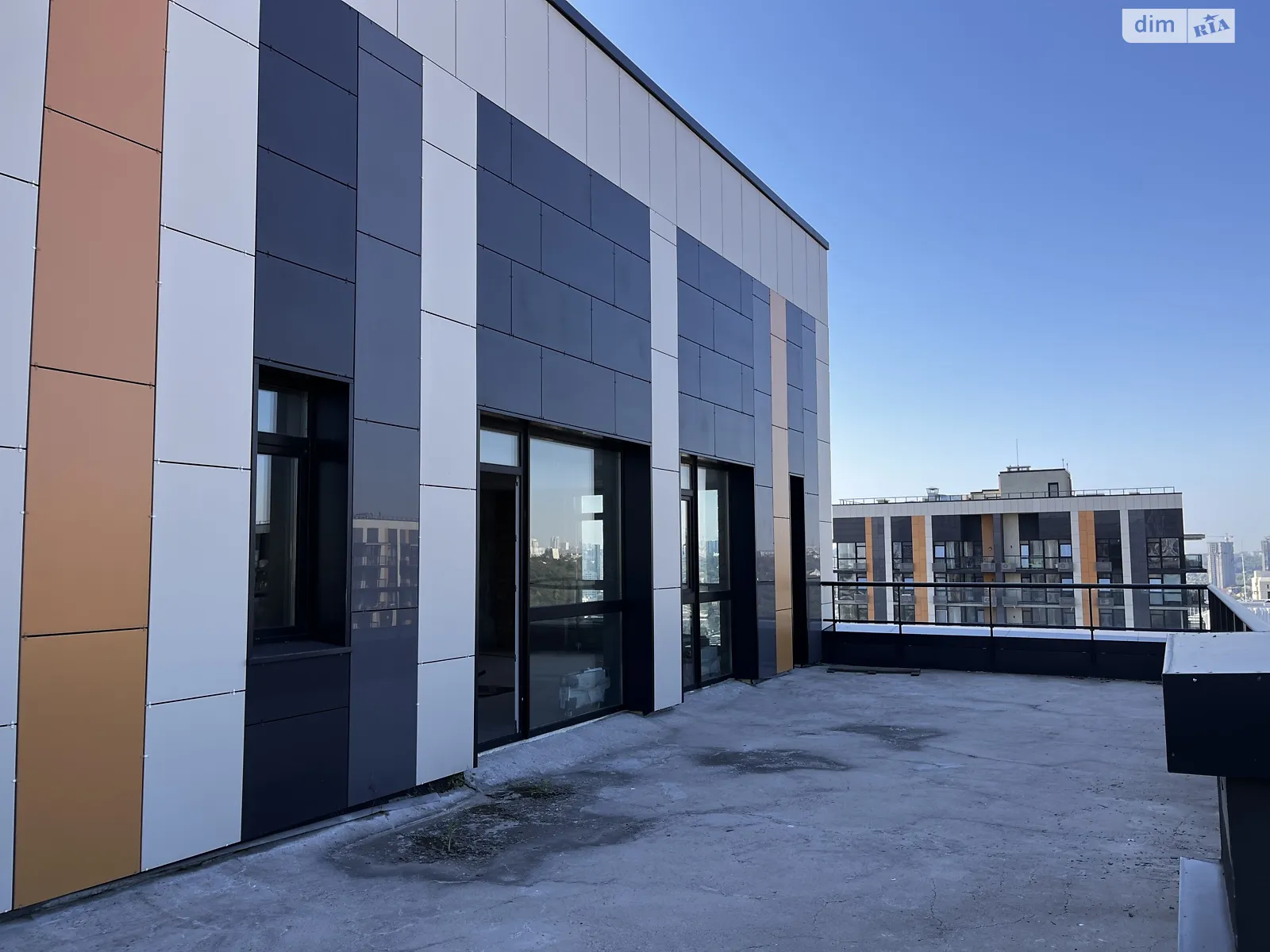 Продается 3-комнатная квартира 157.9 кв. м в Киеве, ул. Маккейна Джона - фото 1