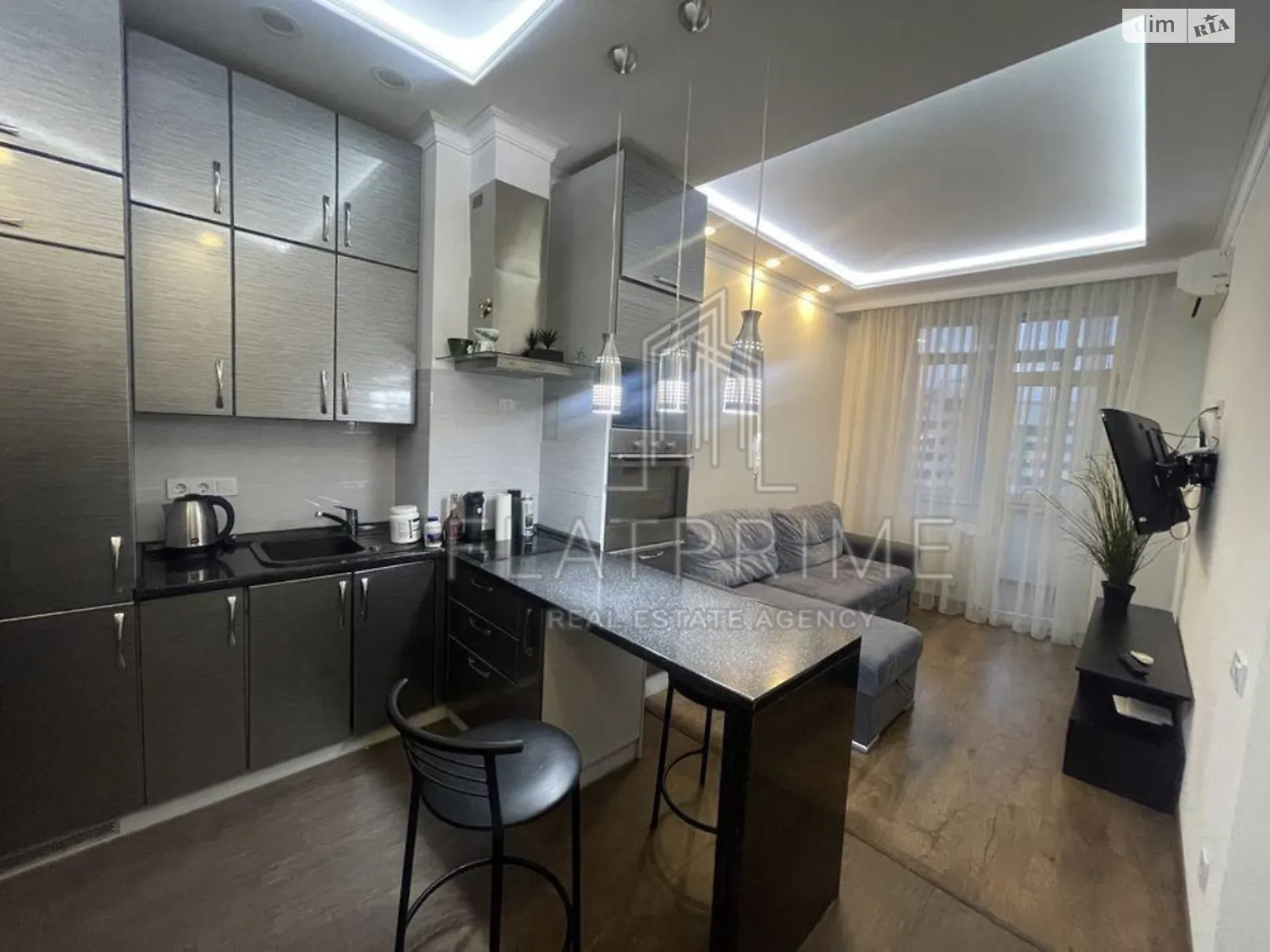 Продается 1-комнатная квартира 46 кв. м в Киеве, ул. Степана Руданского, 3А