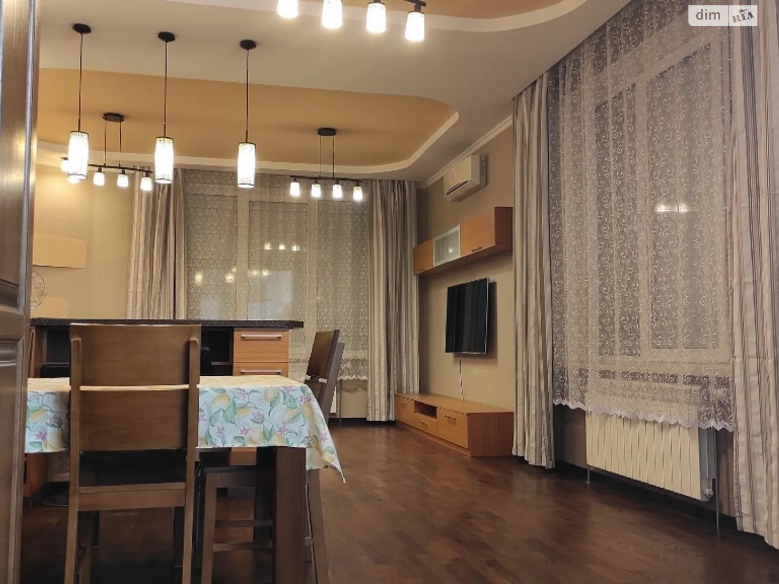 Продается 5-комнатная квартира 162 кв. м в Киеве, ул. Гната Хоткевича, 12