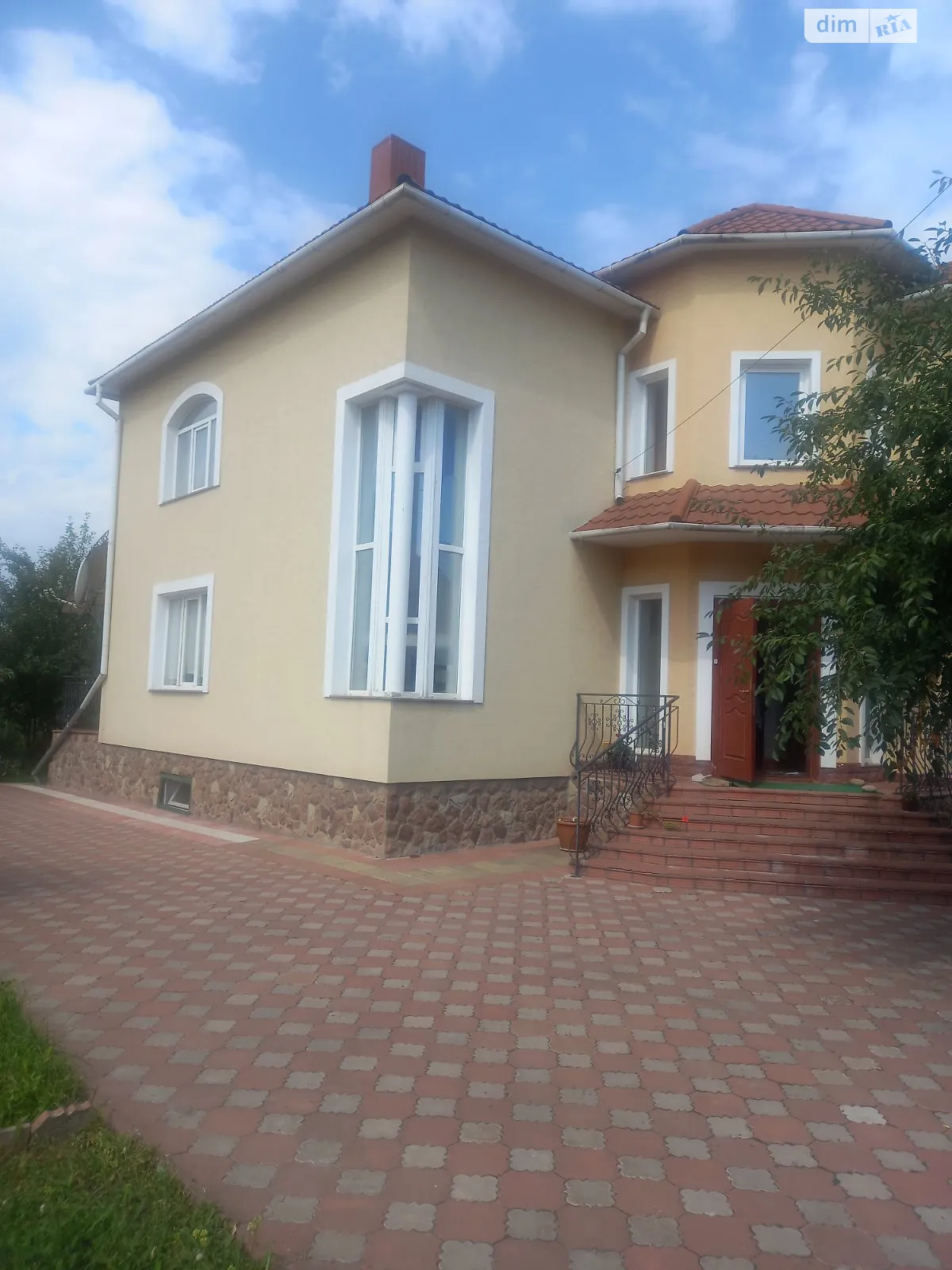 Продается дом на 2 этажа 305 кв. м с бассейном - фото 2