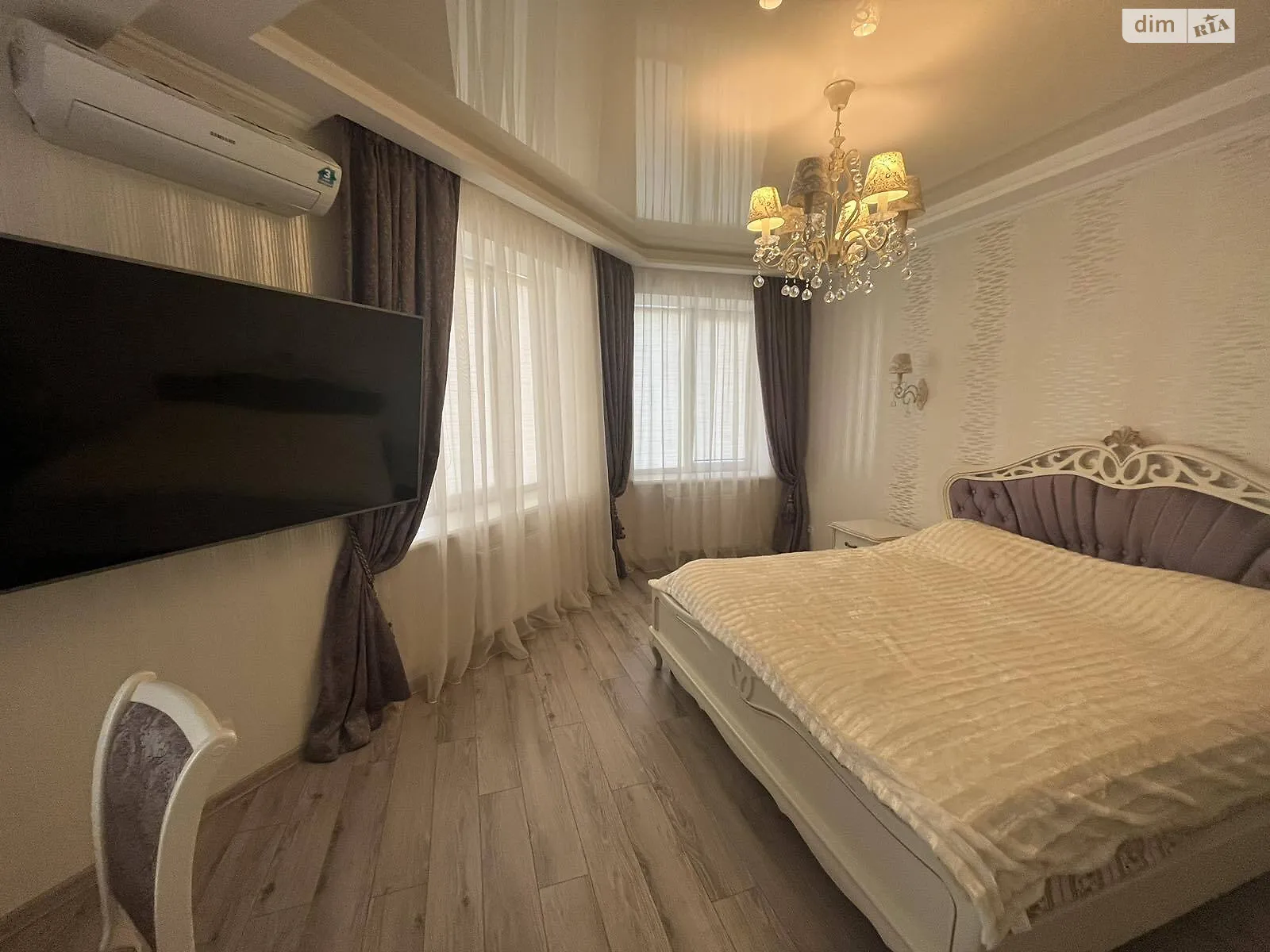 Продается 1-комнатная квартира 37 кв. м в Буче, ул. Бориса Гмыри