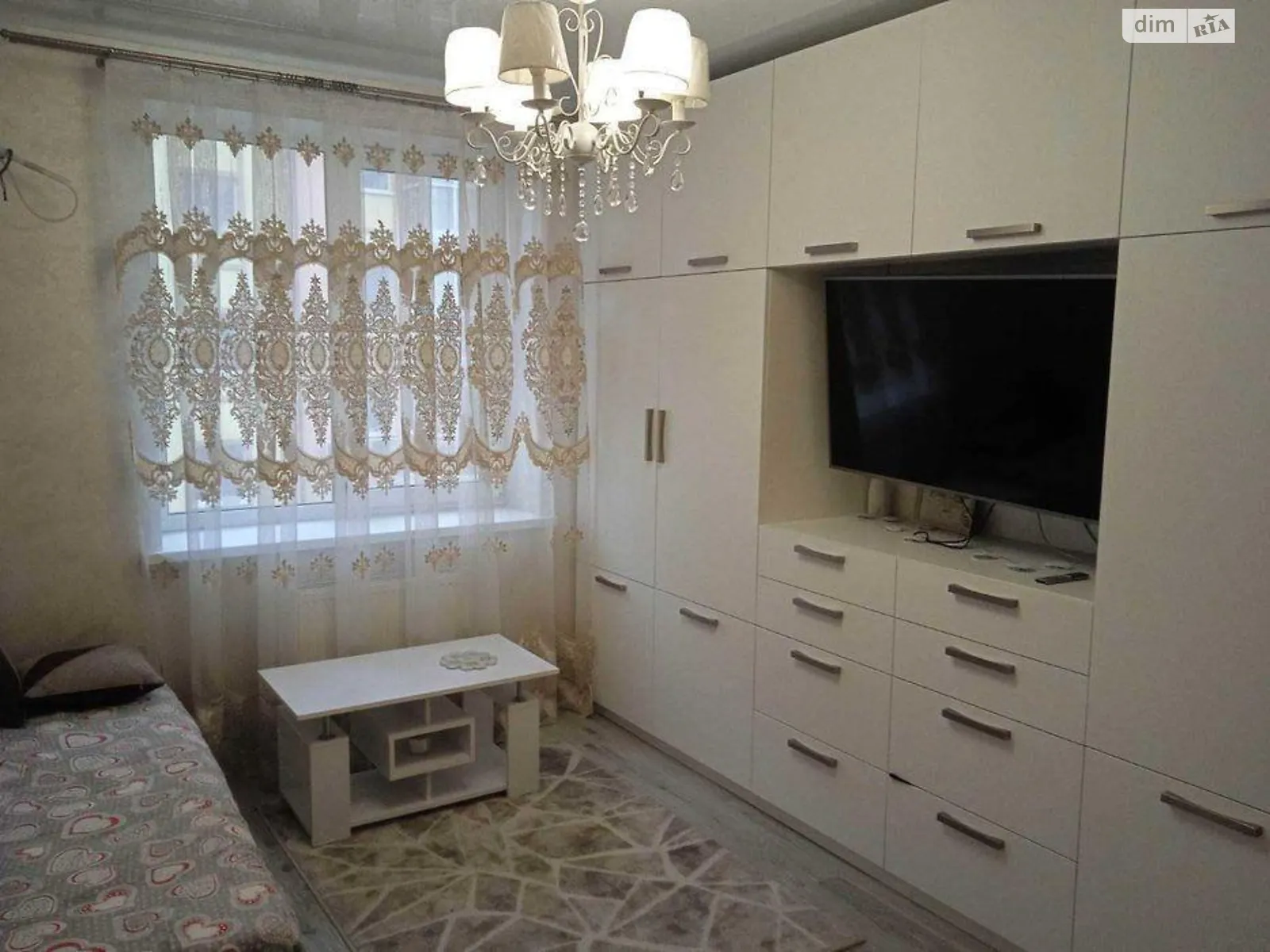 Продается 1-комнатная квартира 40 кв. м в Киеве, ул. Академика Лебедева, 1 - фото 1
