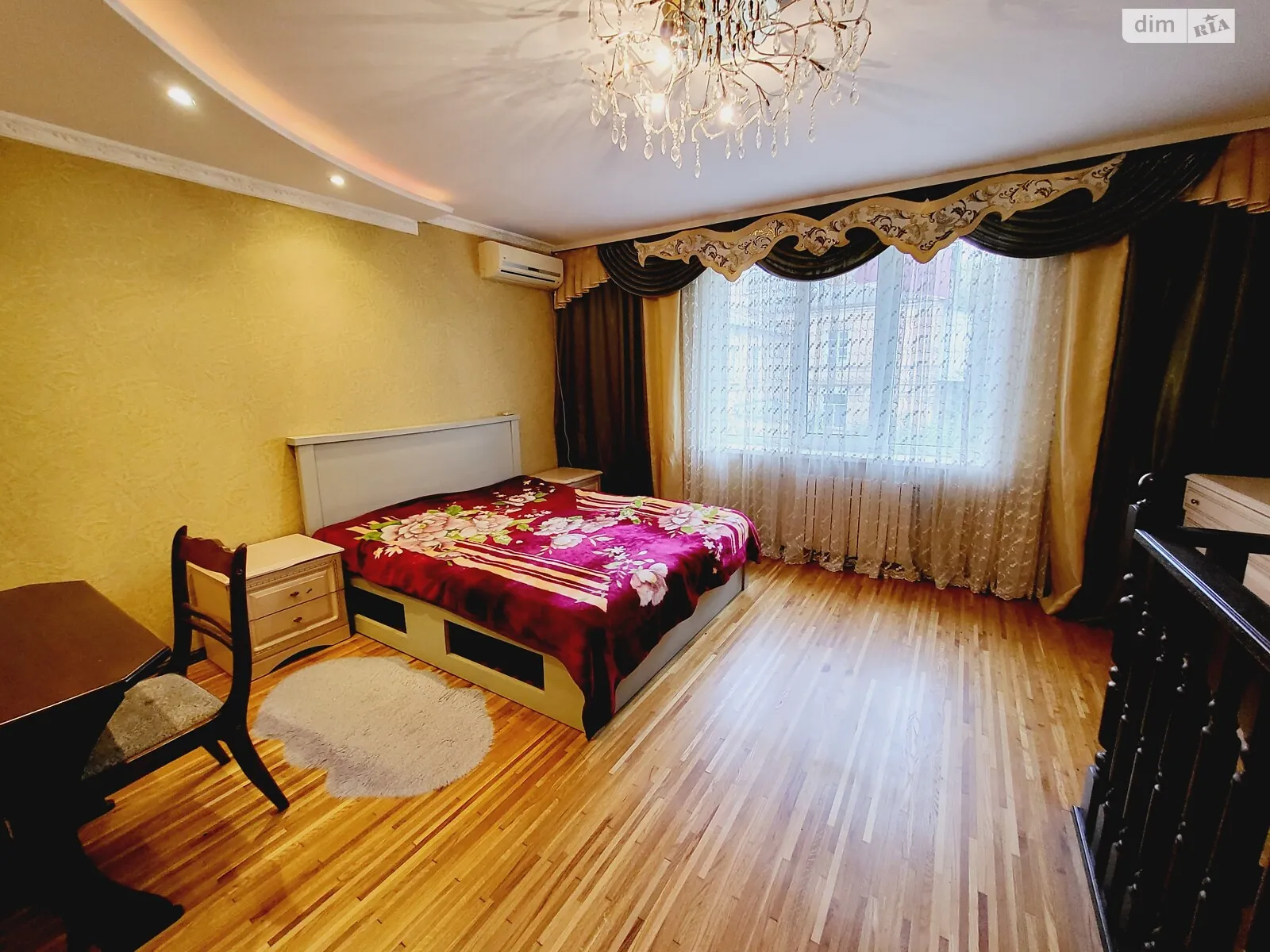 Продается 4-комнатная квартира 80 кв. м в Виннице, просп. Коцюбинского