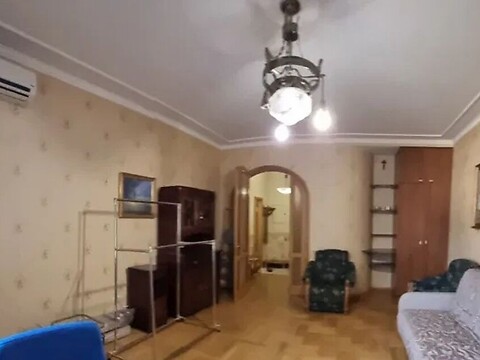 Продается 1-комнатная квартира 52 кв. м в Киеве, ул. Панаса Мирного