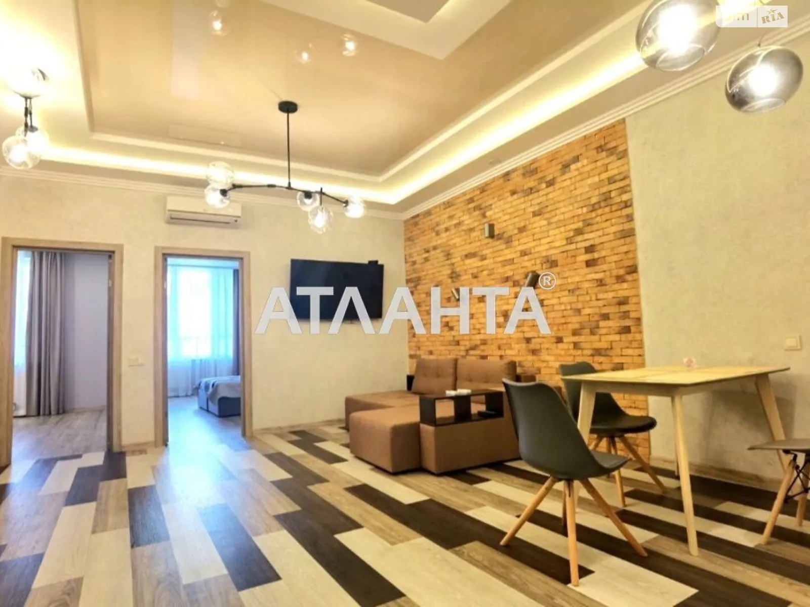 Продается 2-комнатная квартира 73 кв. м в Одессе, ул. Березовая, 22 - фото 1