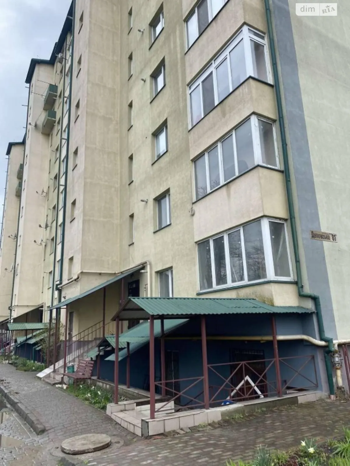 Продается 3-комнатная квартира 86 кв. м в Ивано-Франковске, ул. Деповская, 8