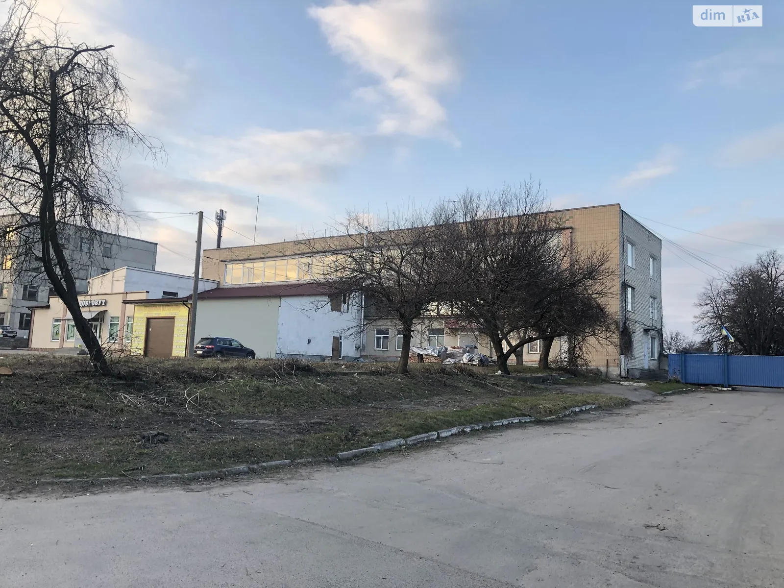 Продається приміщення вільного призначення 1100 кв. м в 3-поверховій будівлі, цена: 68999 $ - фото 1