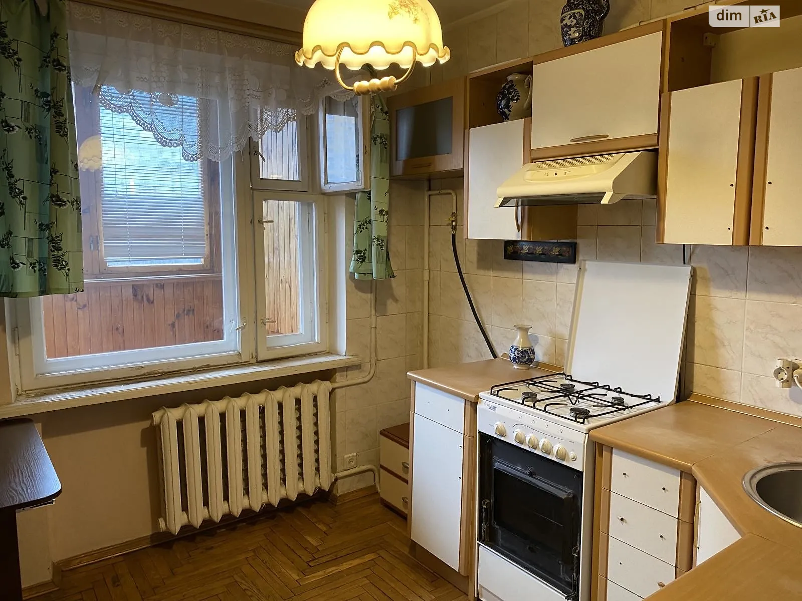 Продается 1-комнатная квартира 40 кв. м в Киеве, ул. Соломенская, 8 - фото 1
