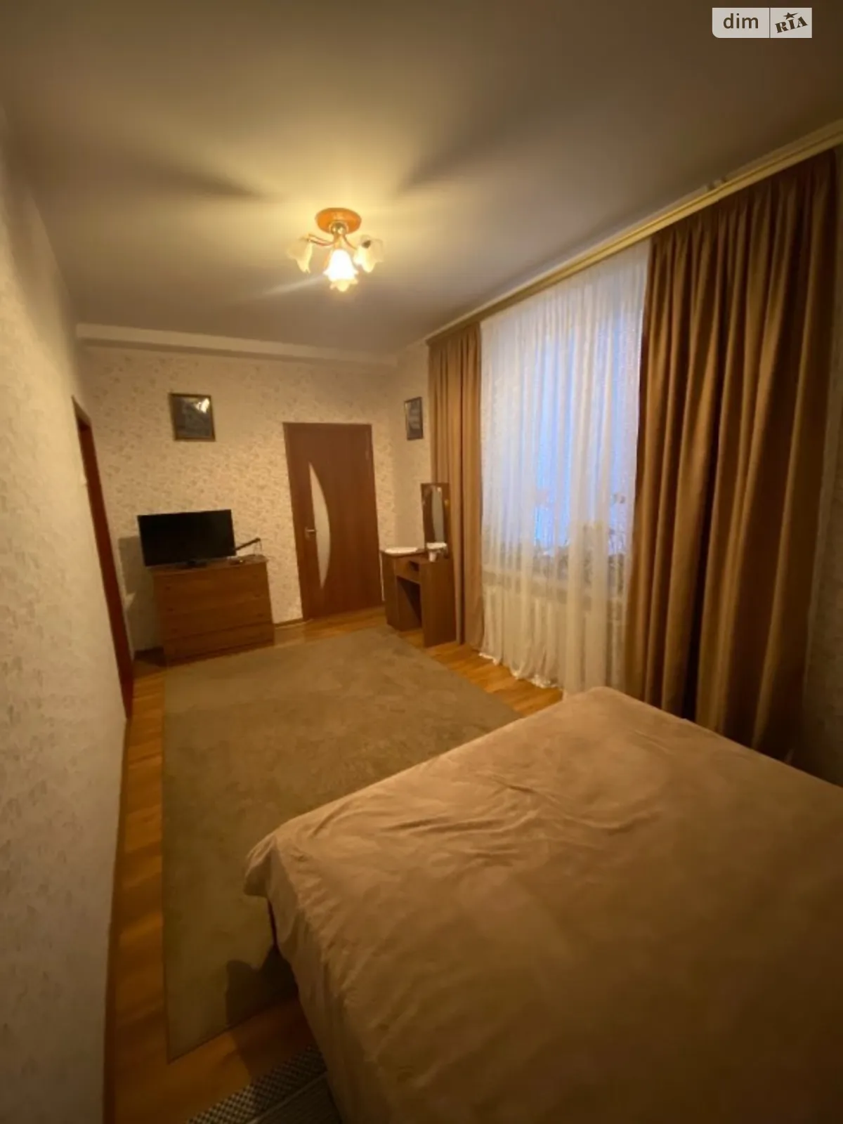 Продается 3-комнатная квартира 82 кв. м в Хмельницком