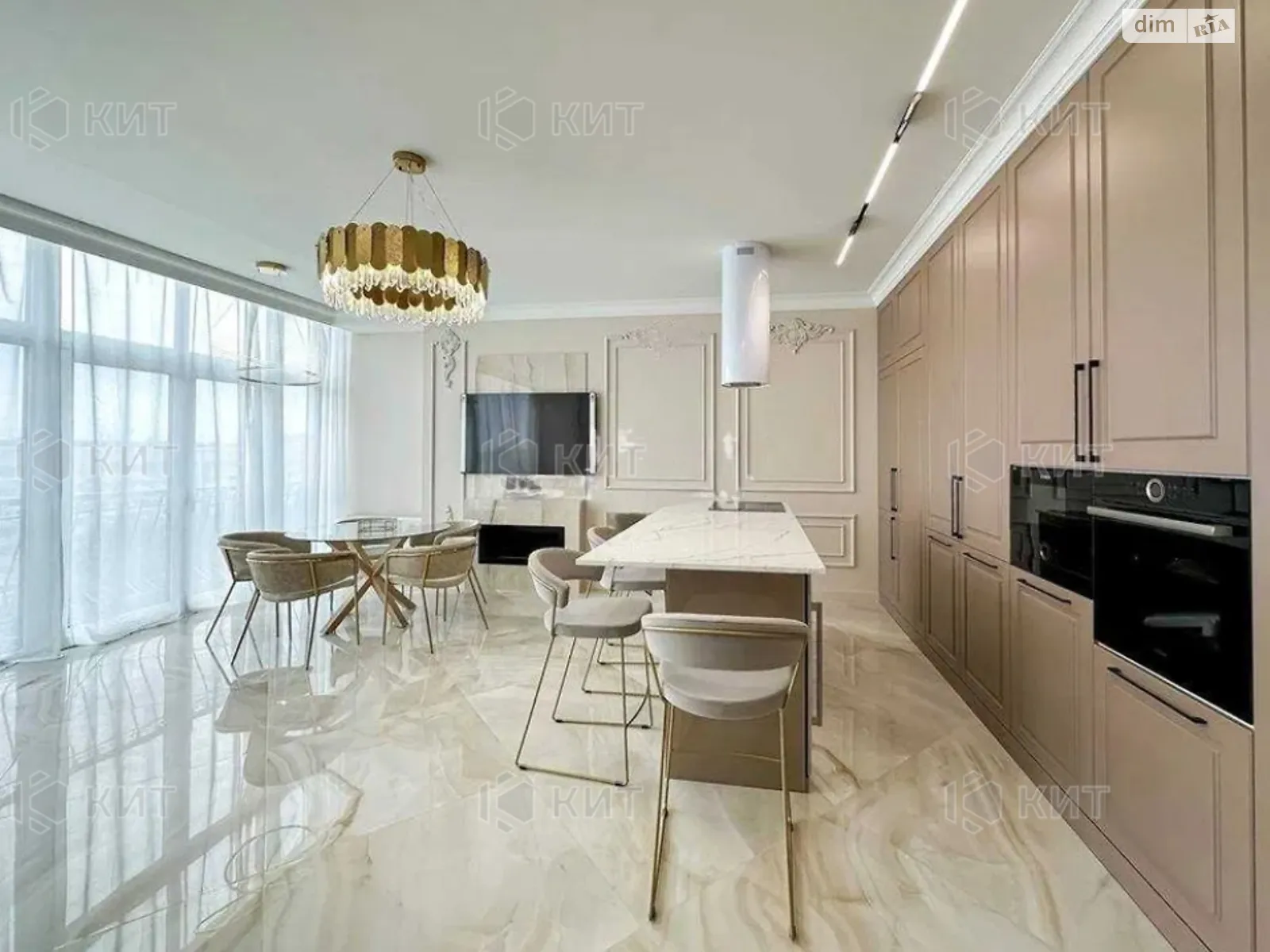 Продается 4-комнатная квартира 140 кв. м в Харькове, ул. Новгородская, 46 - фото 1