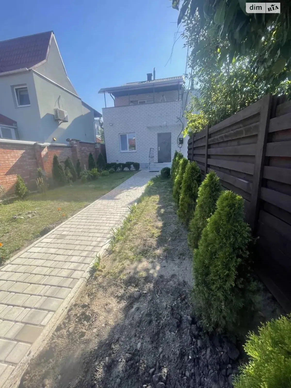 Продается дом на 2 этажа 120 кв. м с беседкой, цена: 125000 $ - фото 1