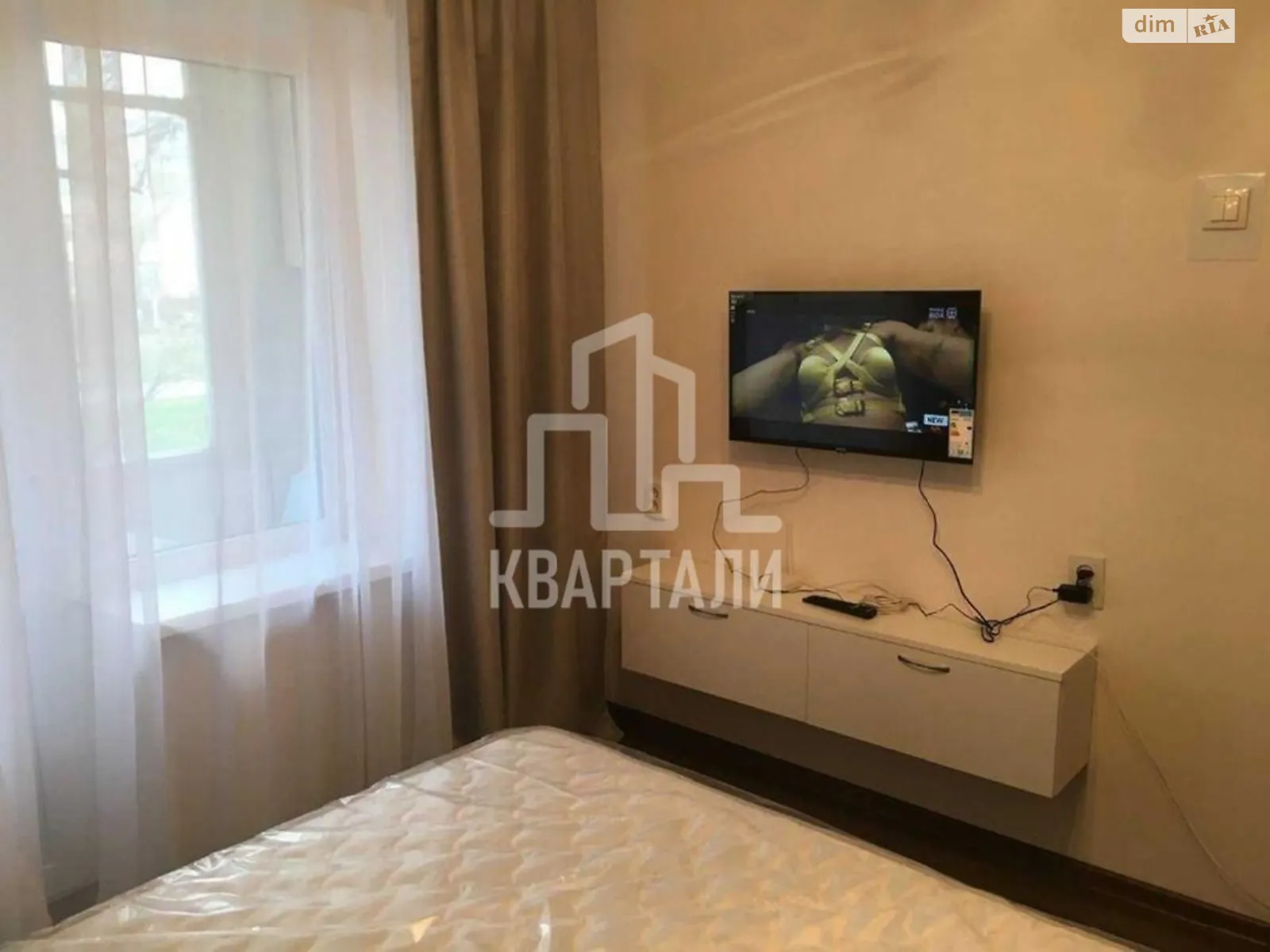 Продается 1-комнатная квартира 21 кв. м в Киеве, просп. Оболонский, 14Ж