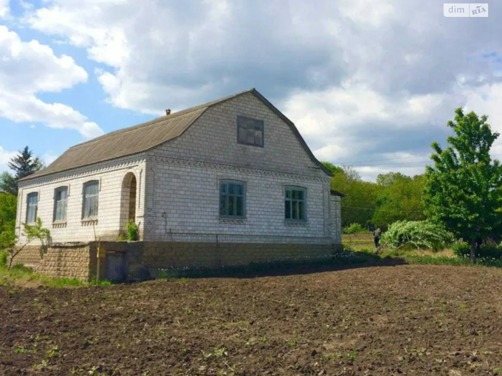 Продається одноповерховий будинок 120 кв. м з бесідкою, вул. Мазуркевича, 81