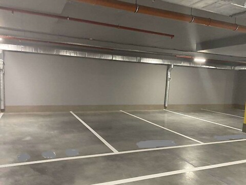 Здається в оренду підземний паркінг під легкове авто на 15 кв. м, цена: 3000 грн
