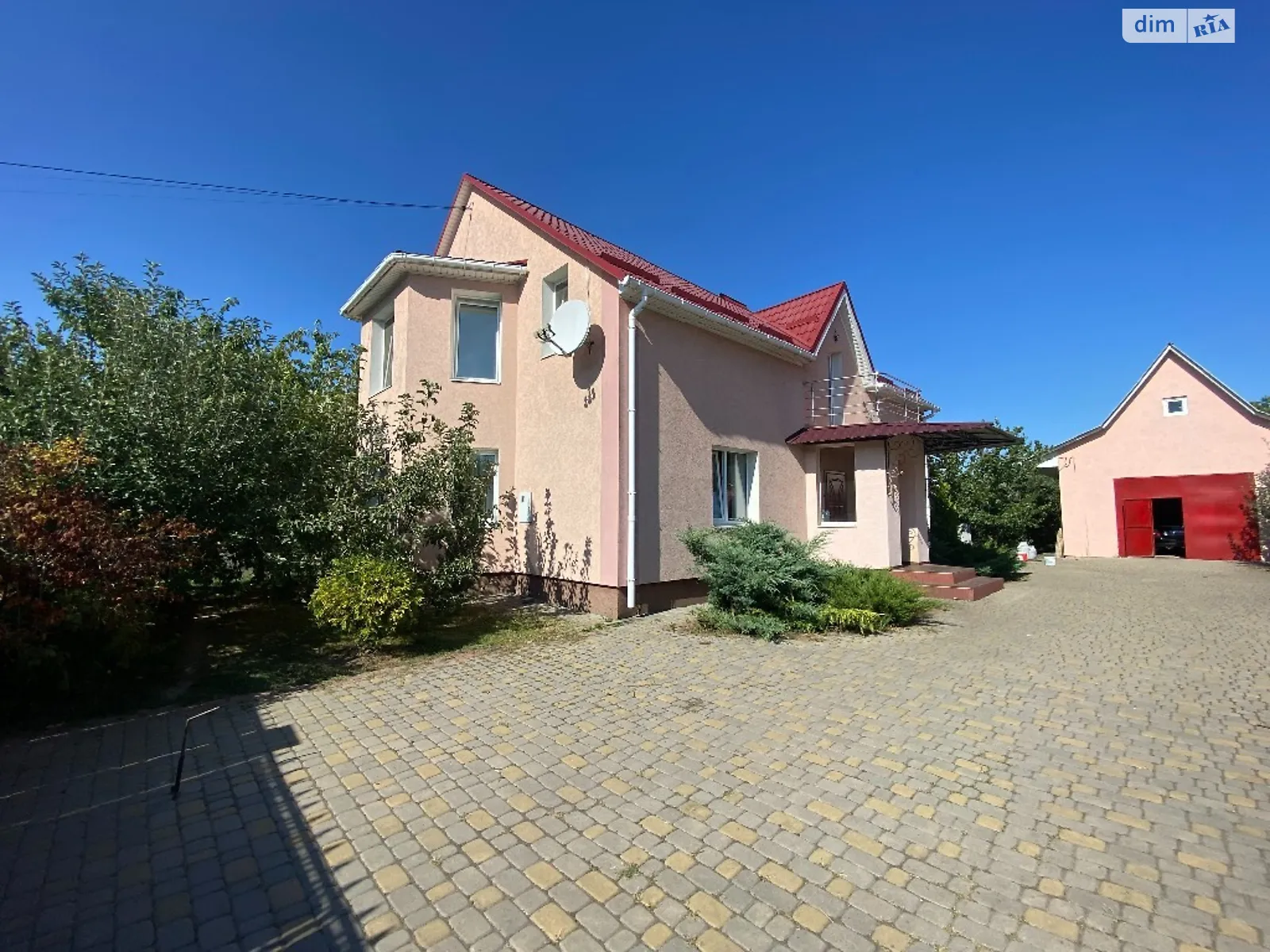 Продается дом на 2 этажа 210 кв. м с камином, цена: 270000 $ - фото 1