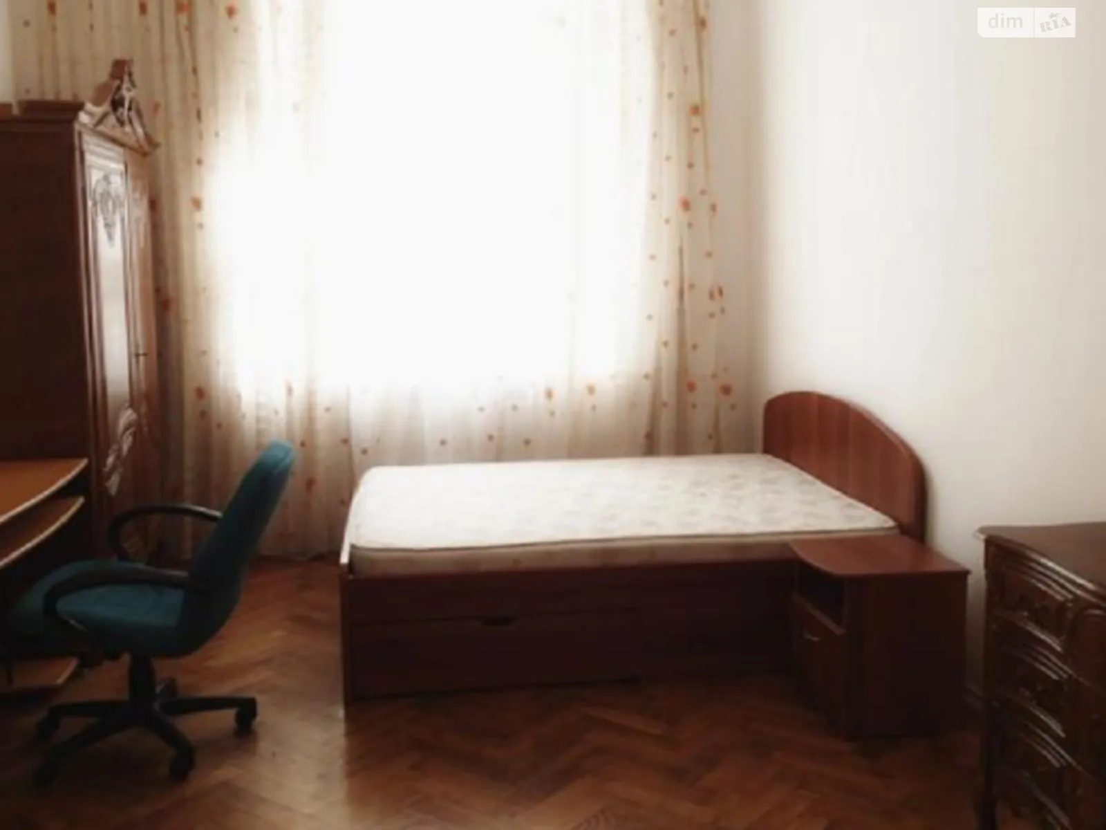 Продається 5-кімнатна квартира 145 кв. м у Одесі, вул. Новосельського