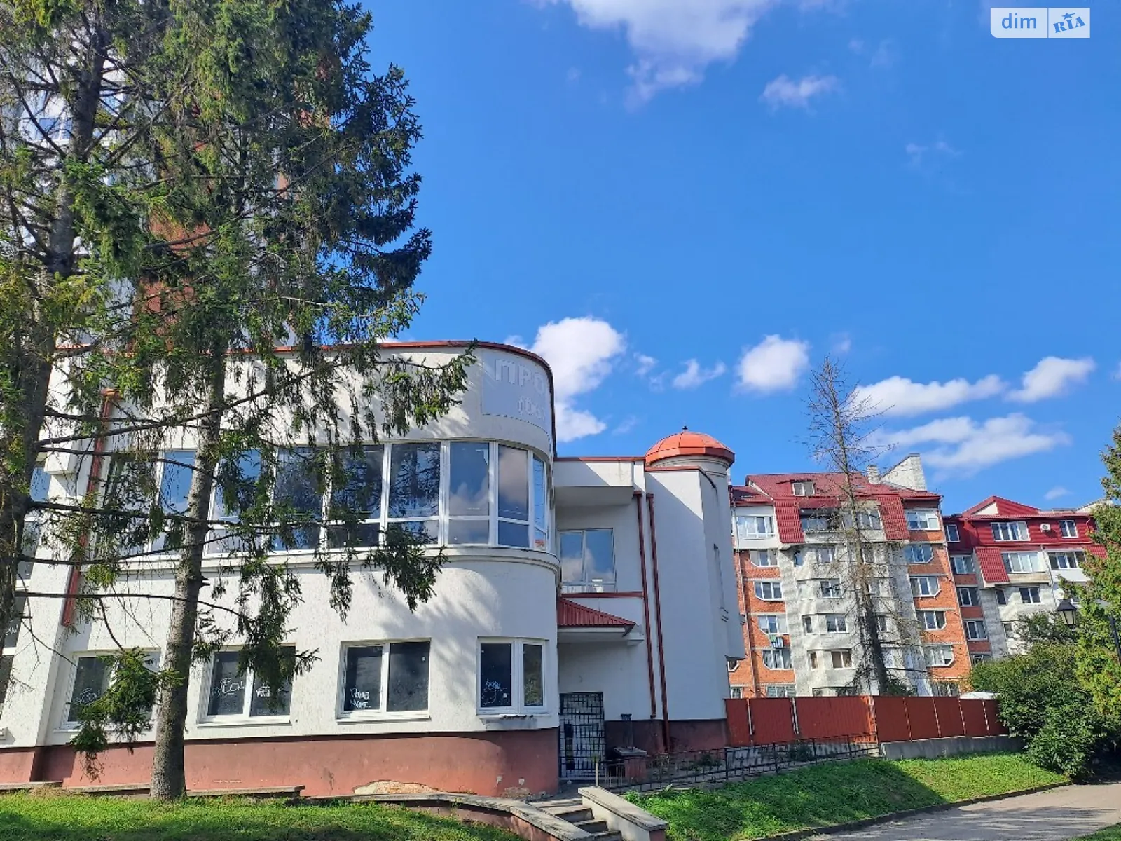 Продается объект сферы услуг 1044 кв. м в 2-этажном здании, цена: 592000 $ - фото 1