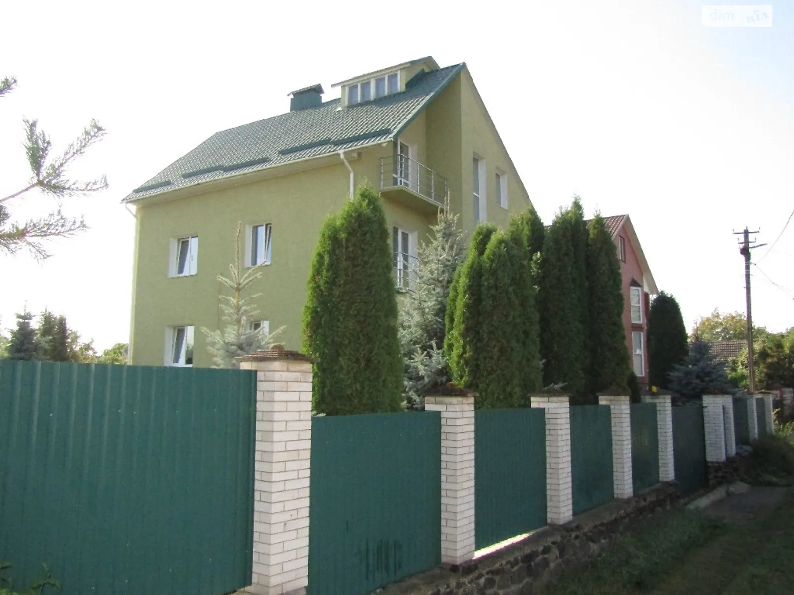 Продається будинок 3 поверховий 220 кв. м з каміном, цена: 310000 $